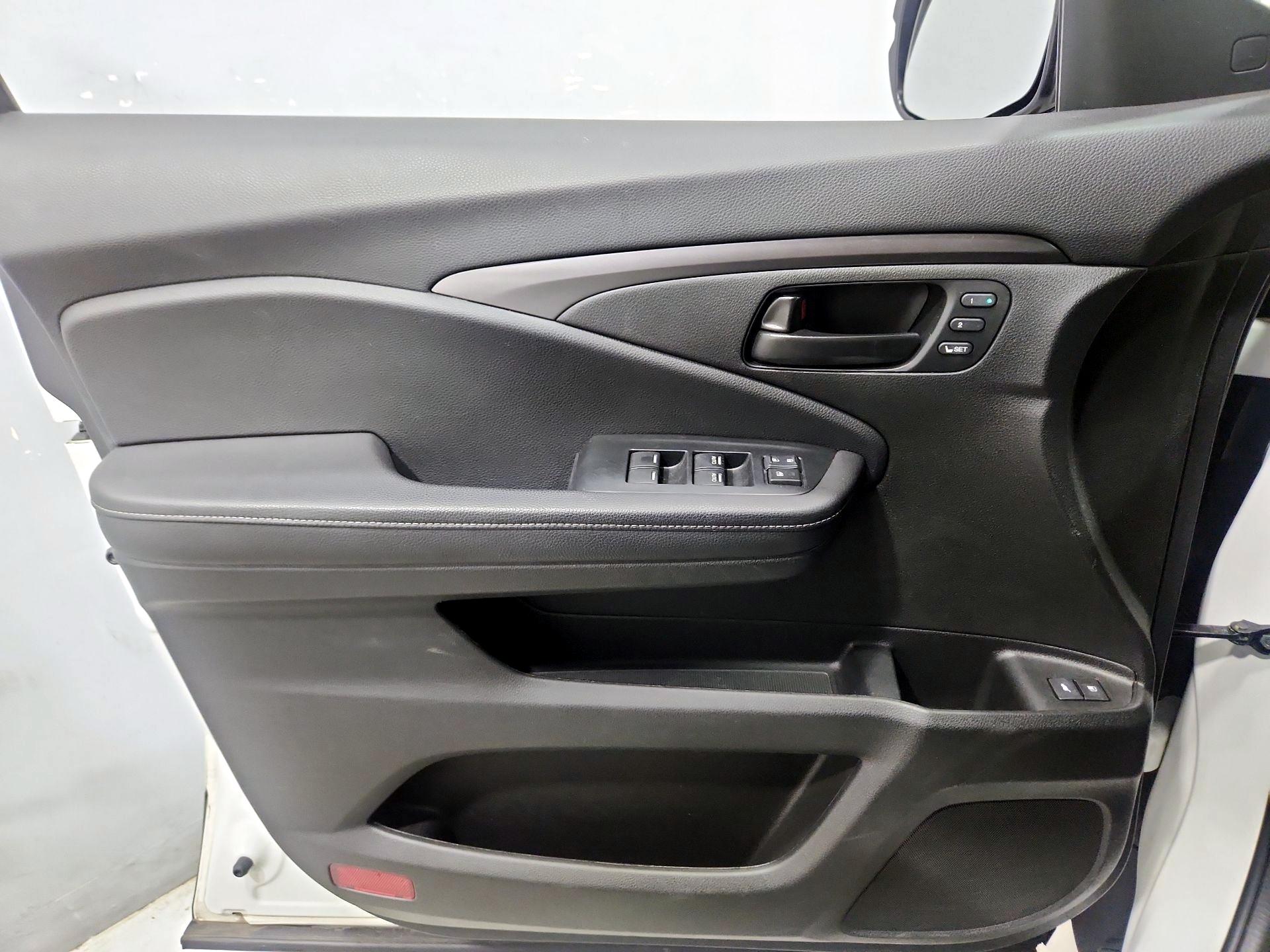 Thumbnail: 2022 Honda Passport - 12