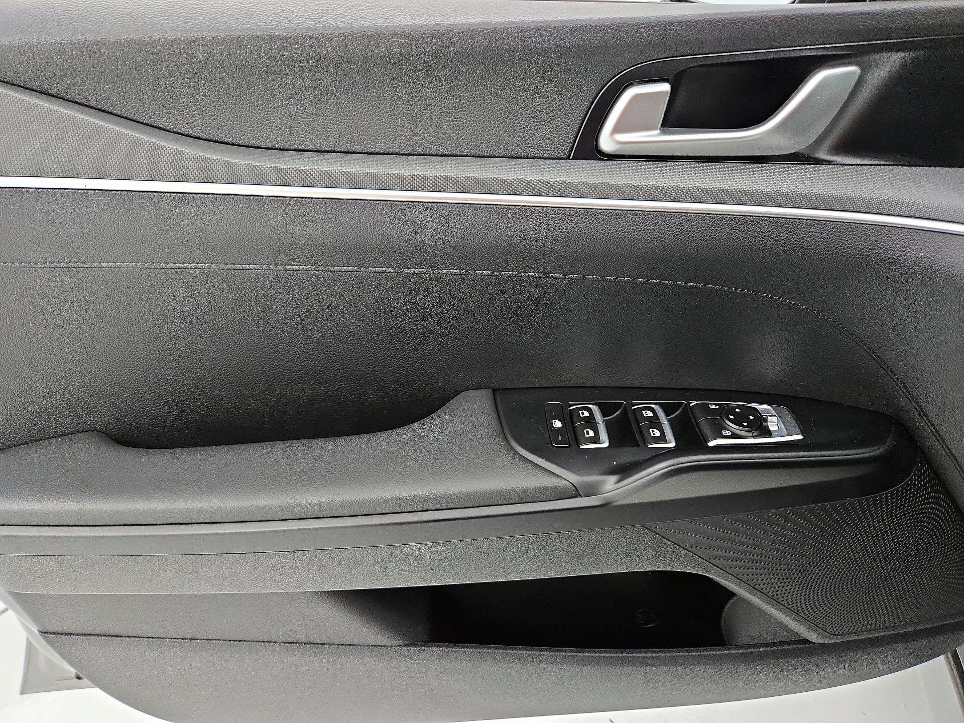 Thumbnail: 2022 Kia K5 - 10