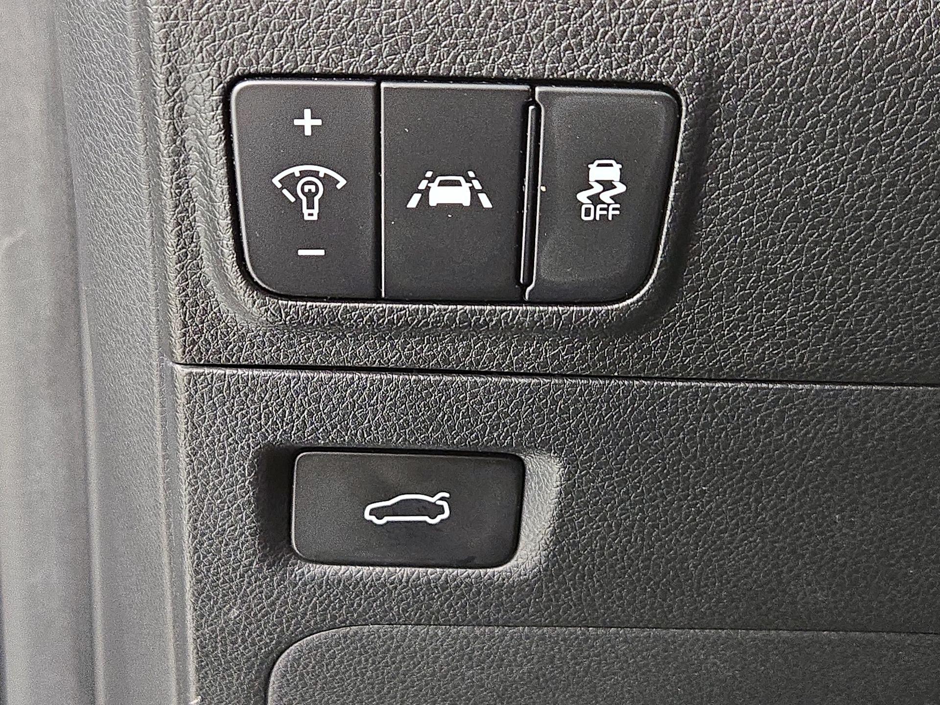 Thumbnail: 2022 Kia K5 - 11