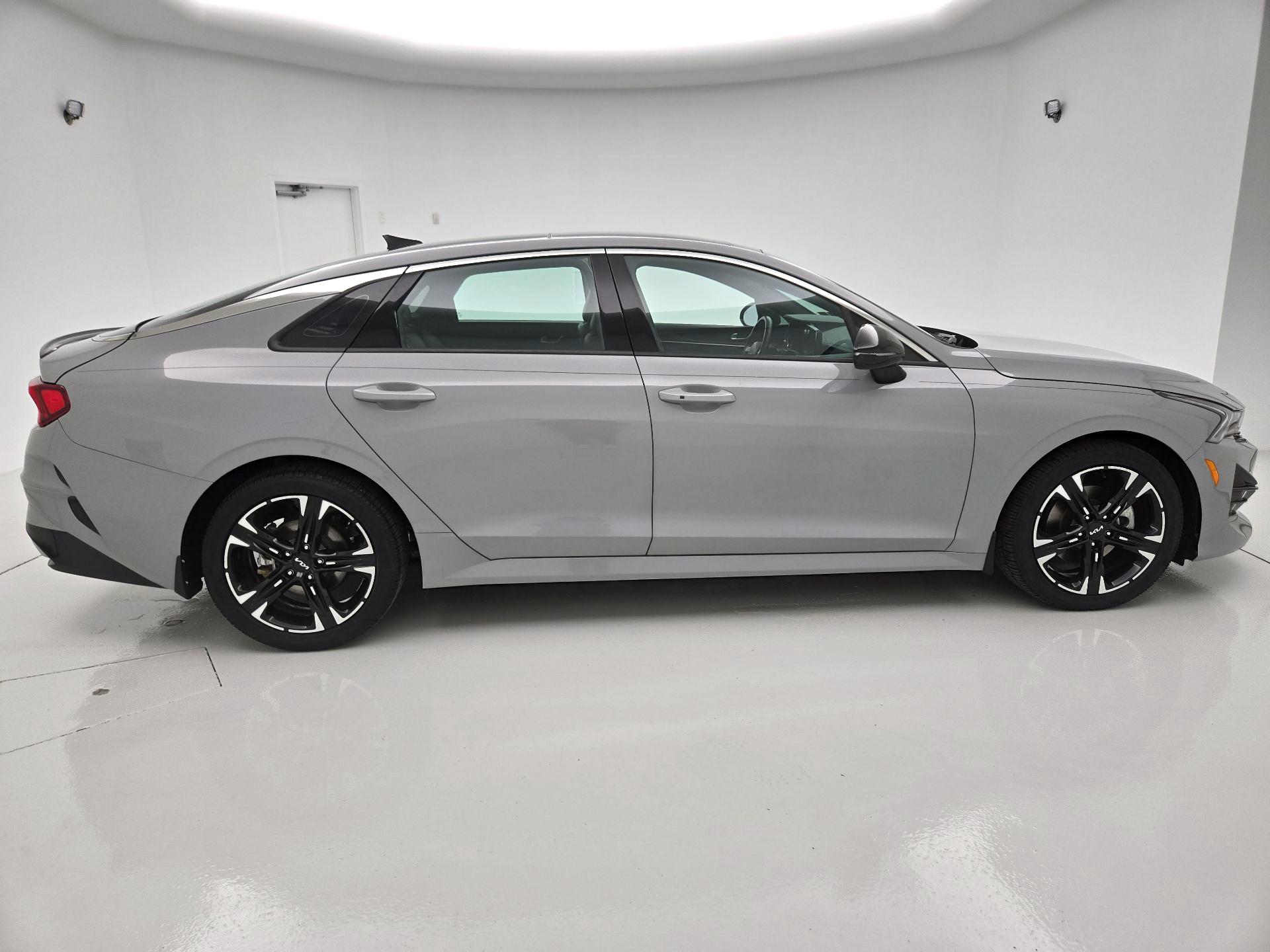 Thumbnail: 2022 Kia K5 - 4