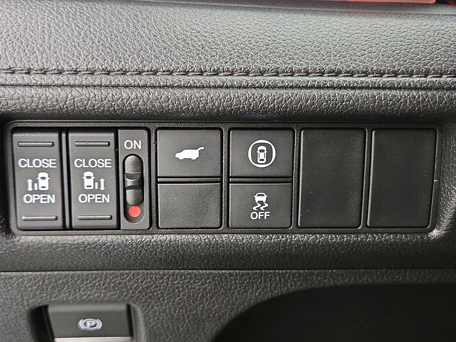 Thumbnail: 2023 Honda Odyssey - 13