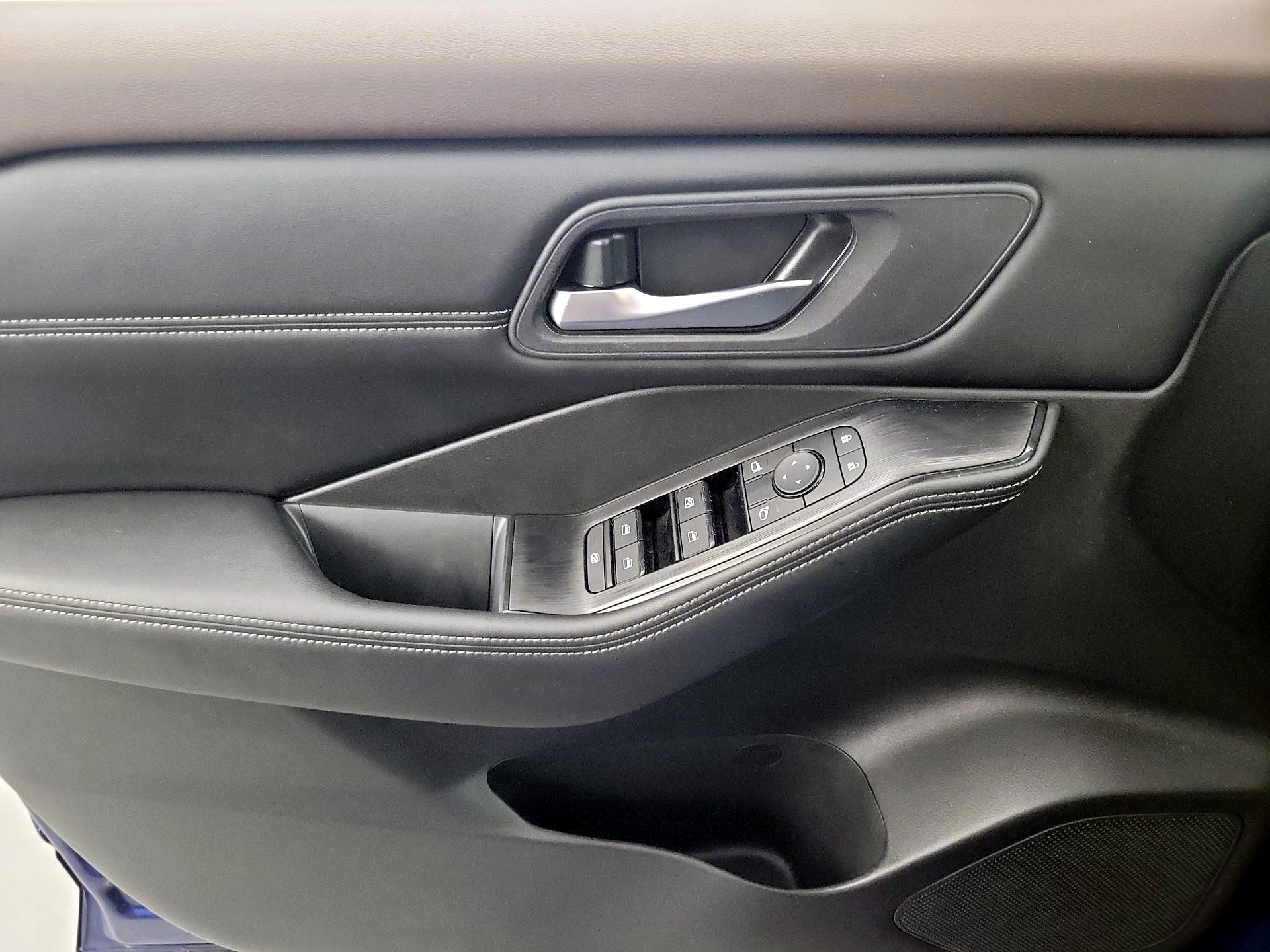 Thumbnail: 2023 Nissan Rogue - 12