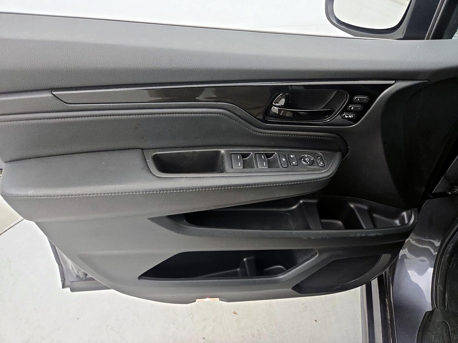 Thumbnail: 2023 Honda Odyssey - 12