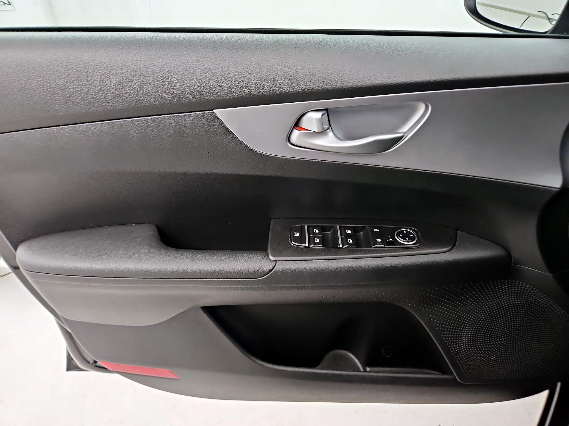 Thumbnail: 2023 Kia Forte - 12