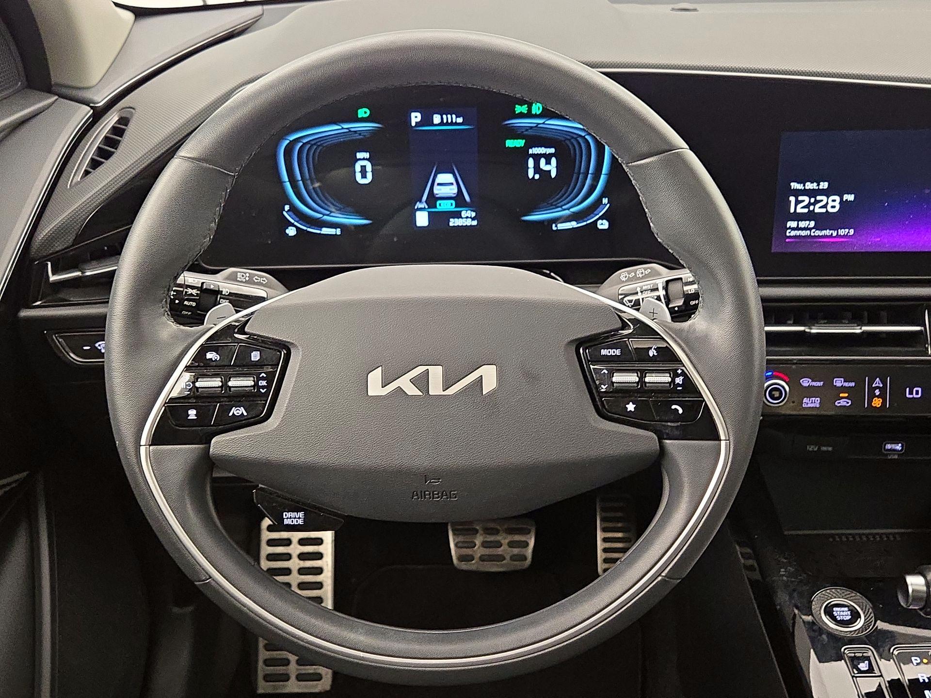 Thumbnail: 2023 Kia Niro - 10