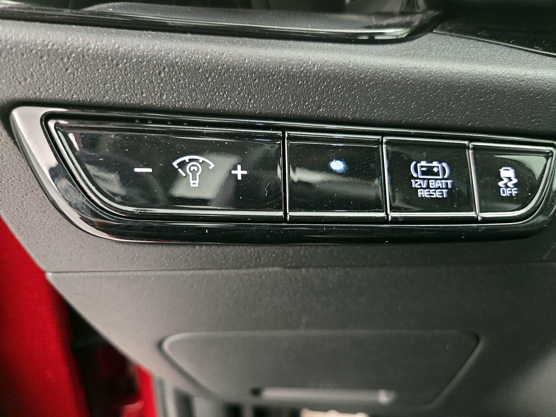 Thumbnail: 2023 Kia Niro - 13