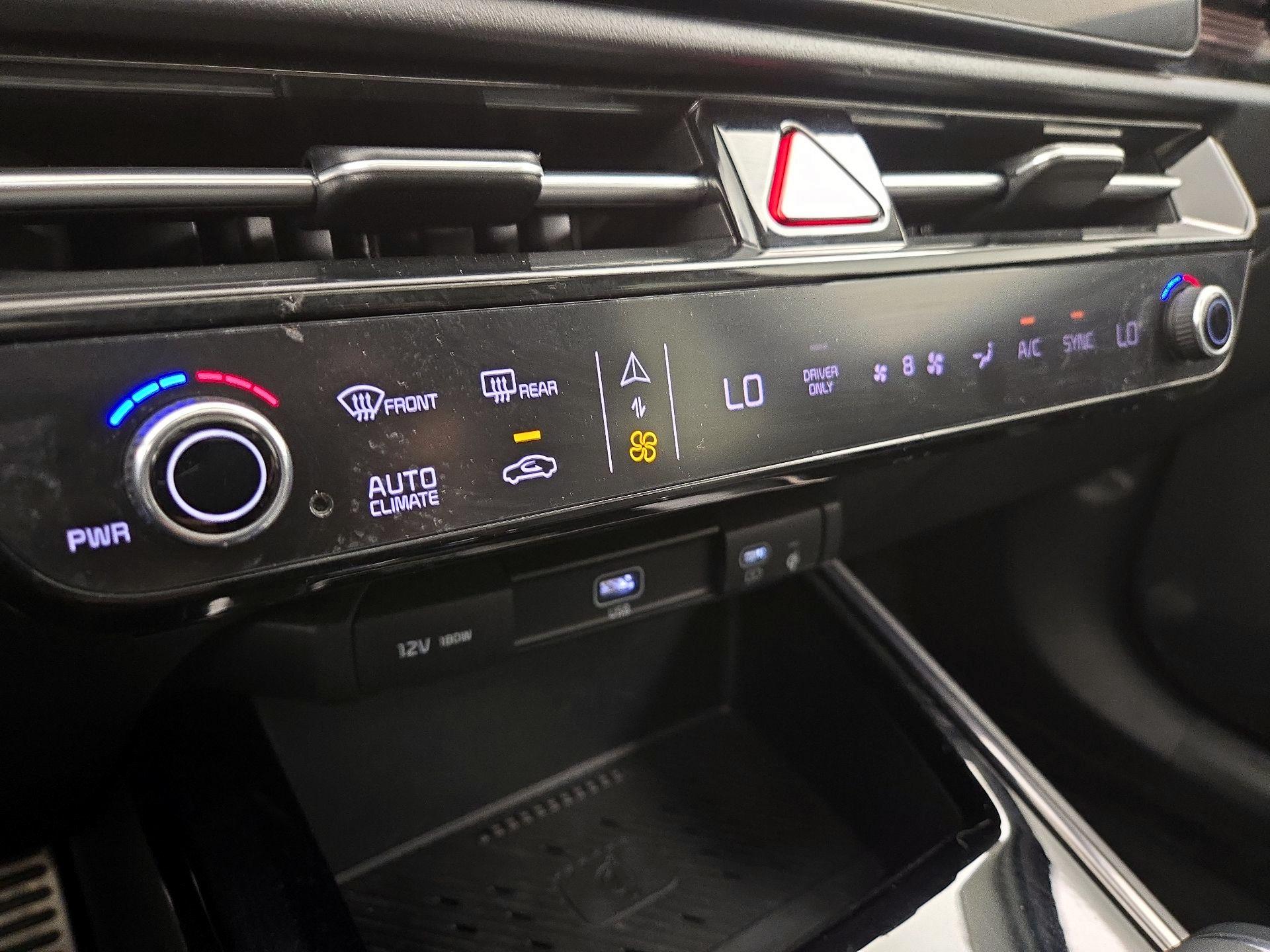 Thumbnail: 2023 Kia Niro - 17