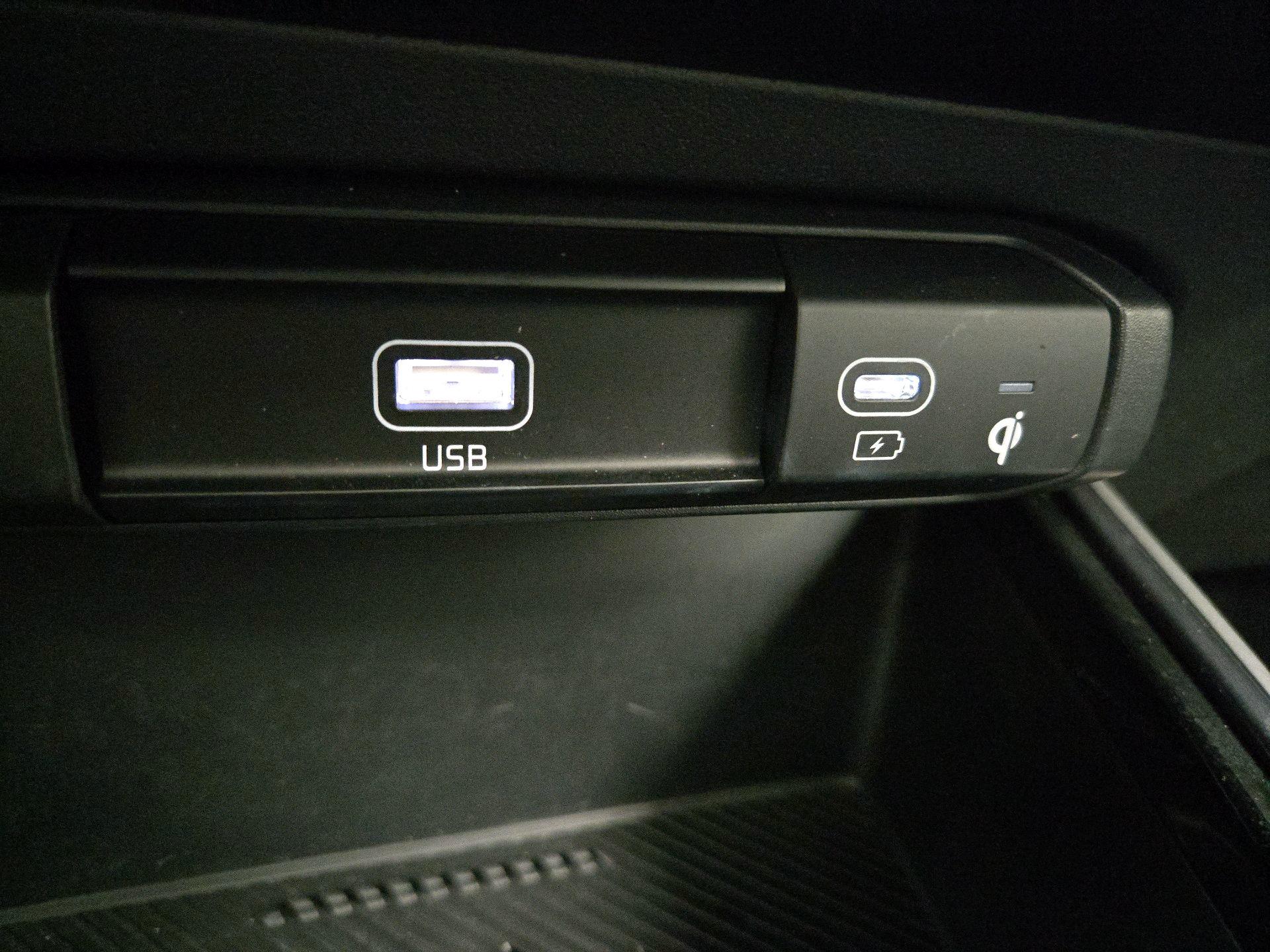 Thumbnail: 2023 Kia Niro - 19