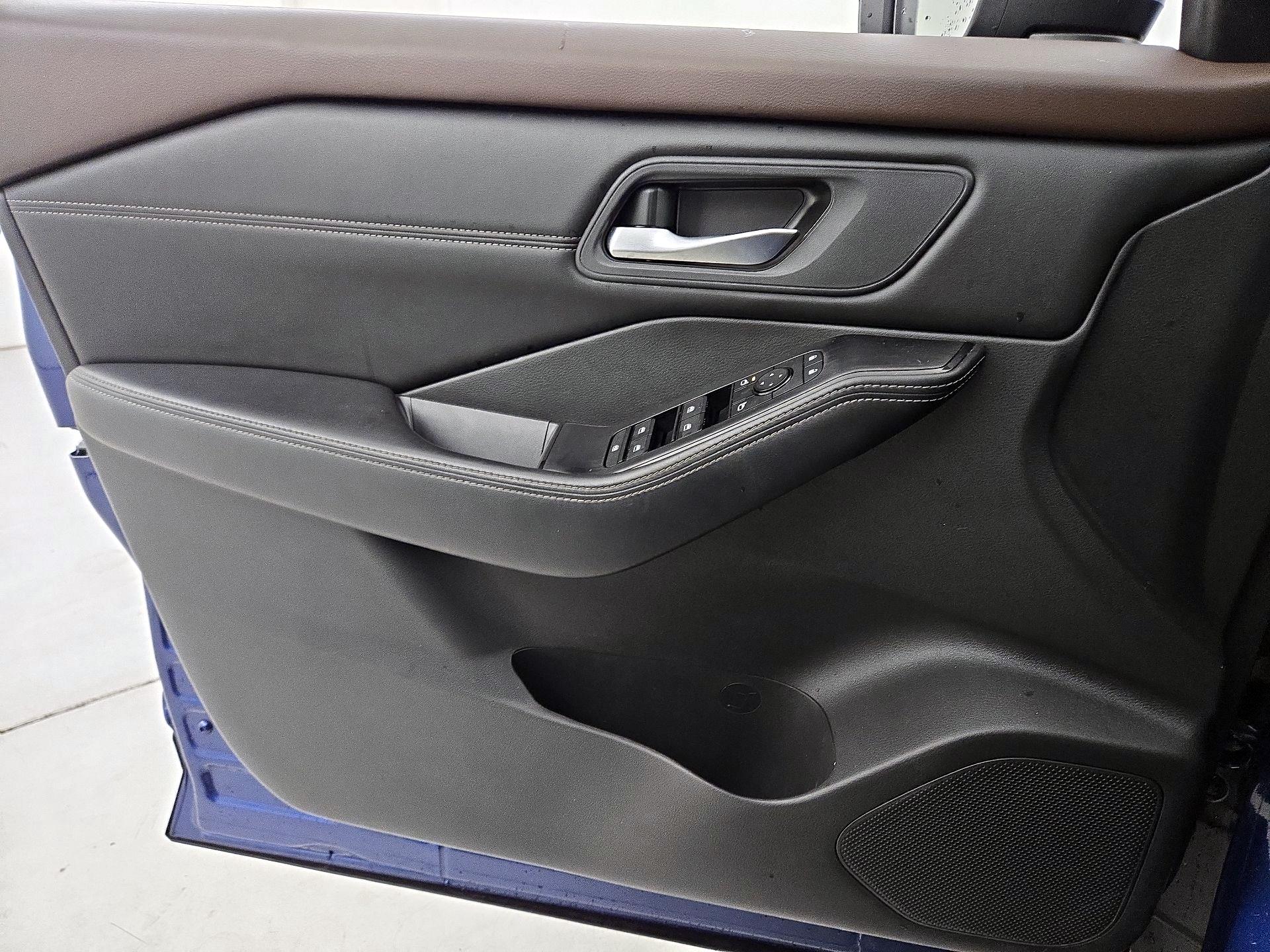 Thumbnail: 2023 Nissan Rogue - 12