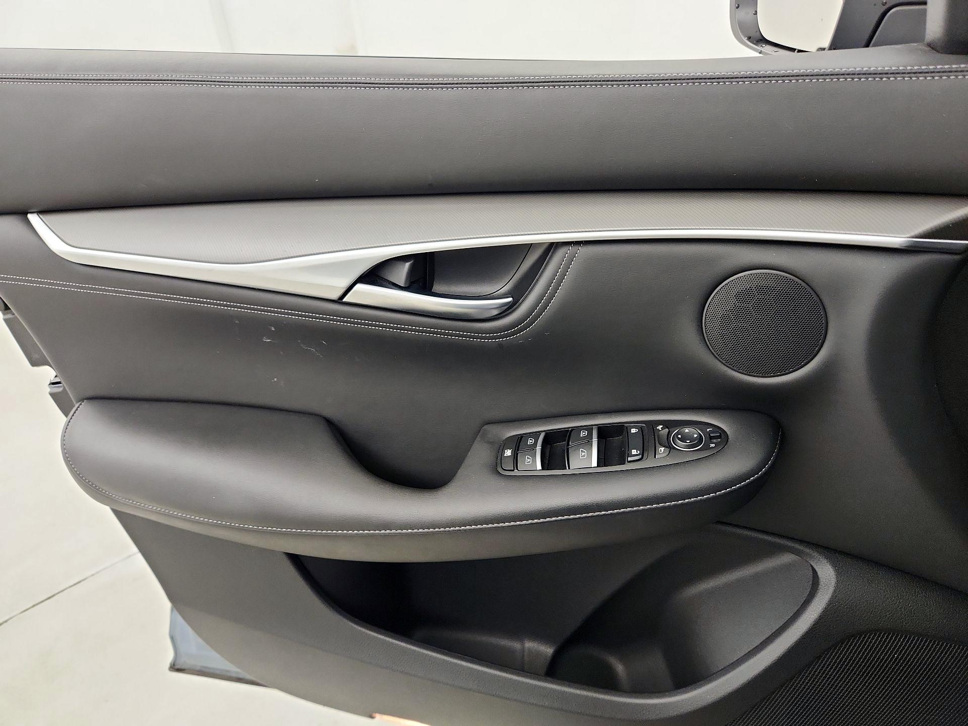 Thumbnail: 2023 INFINITI QX55 - 12