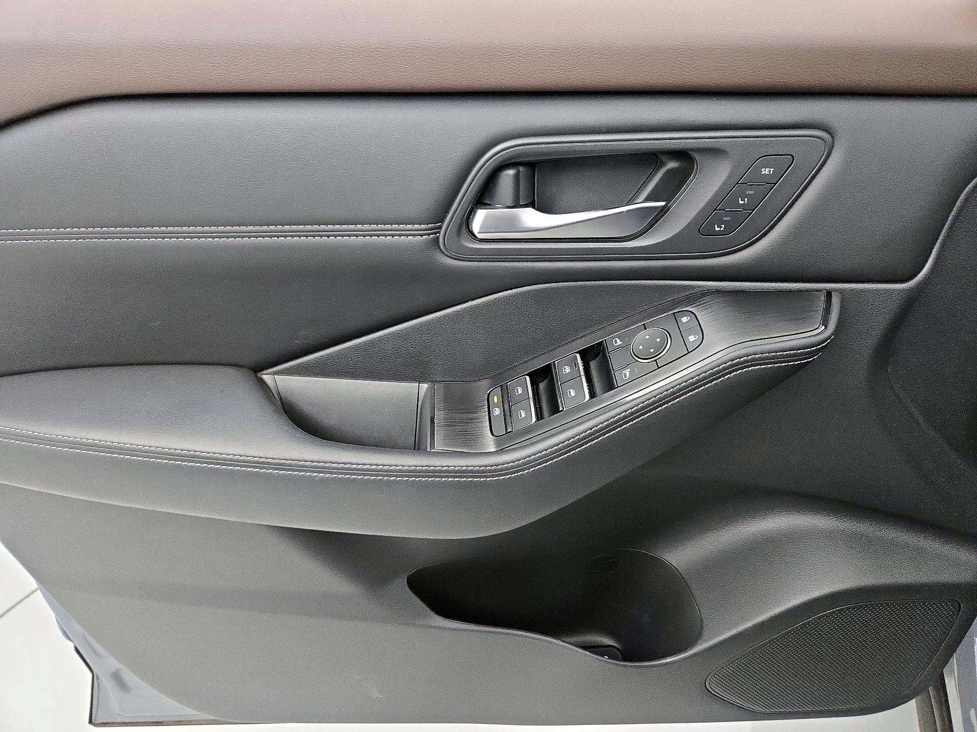 Thumbnail: 2023 Nissan Rogue - 12