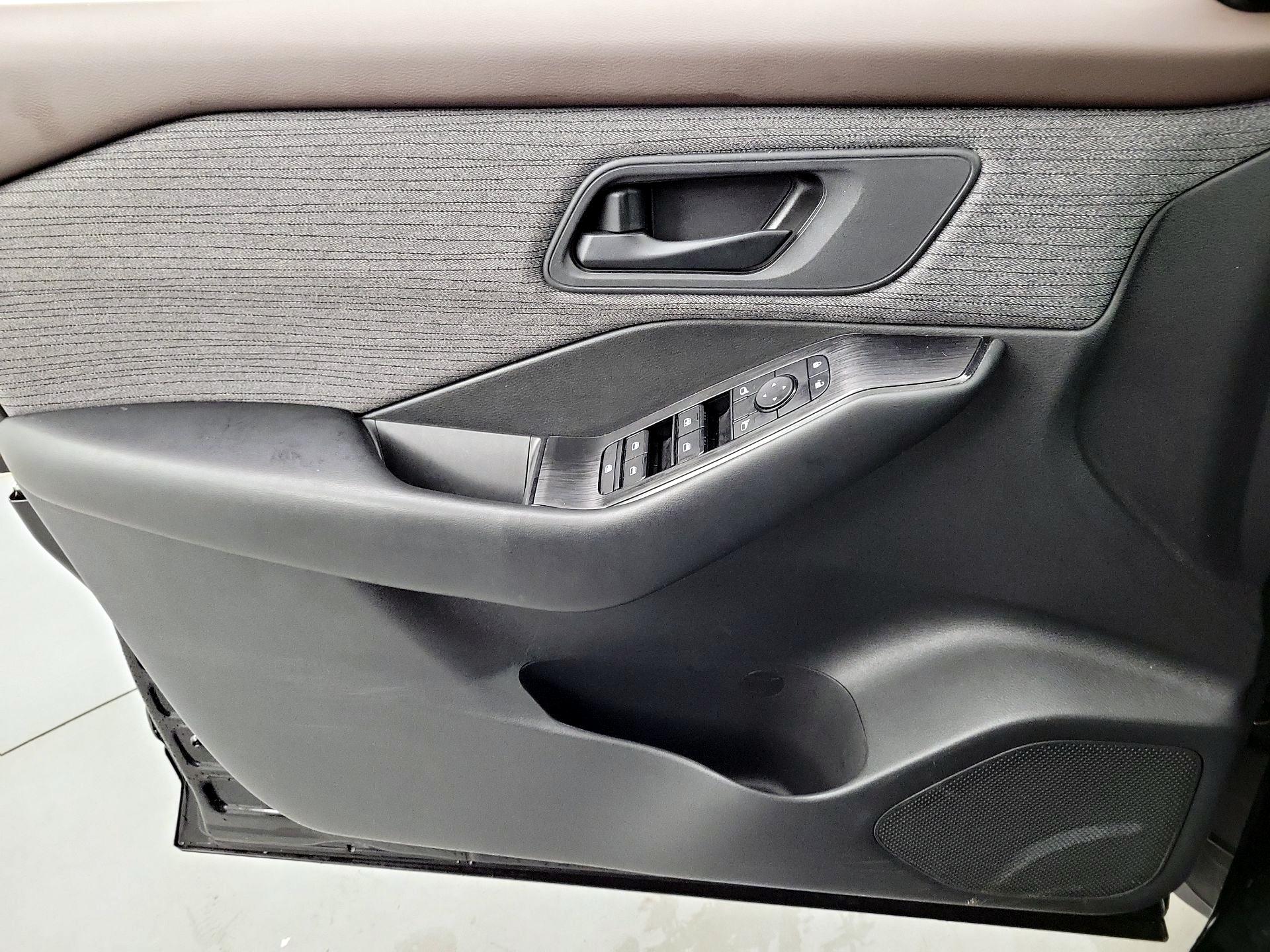 Thumbnail: 2023 Nissan Rogue - 12