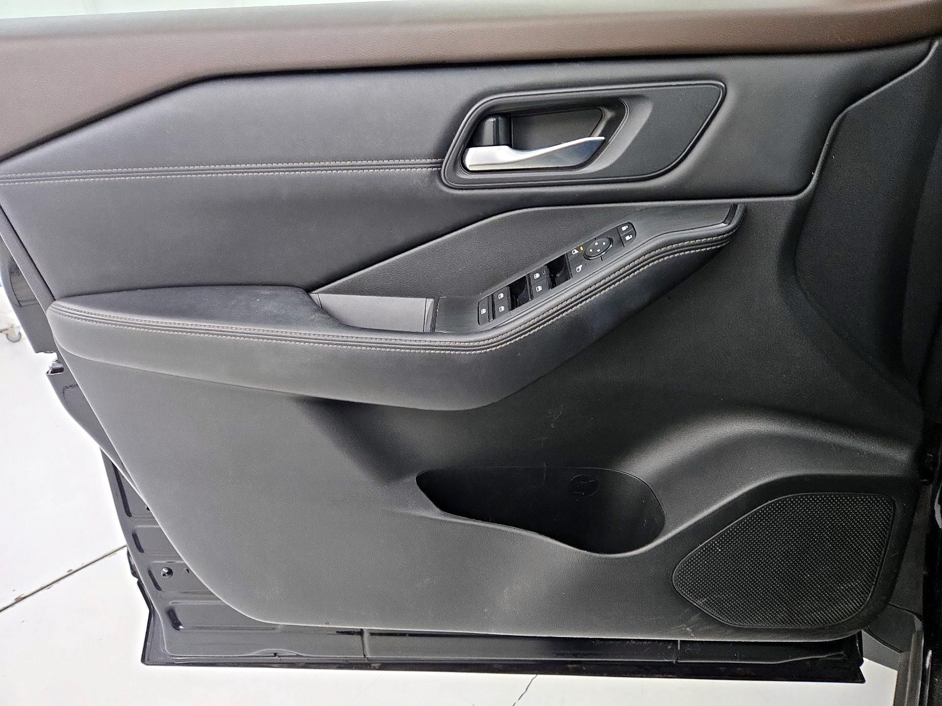 Thumbnail: 2023 Nissan Rogue - 12