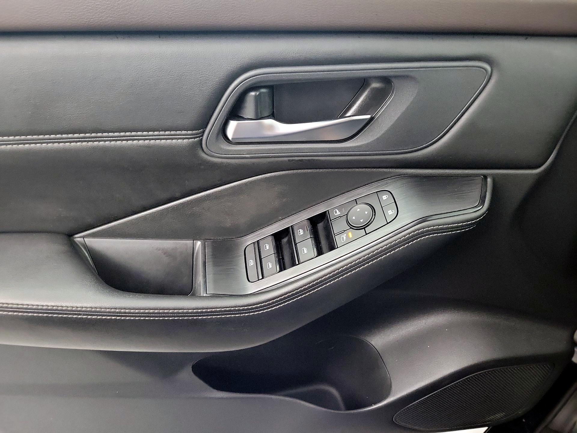 Thumbnail: 2023 Nissan Rogue - 10