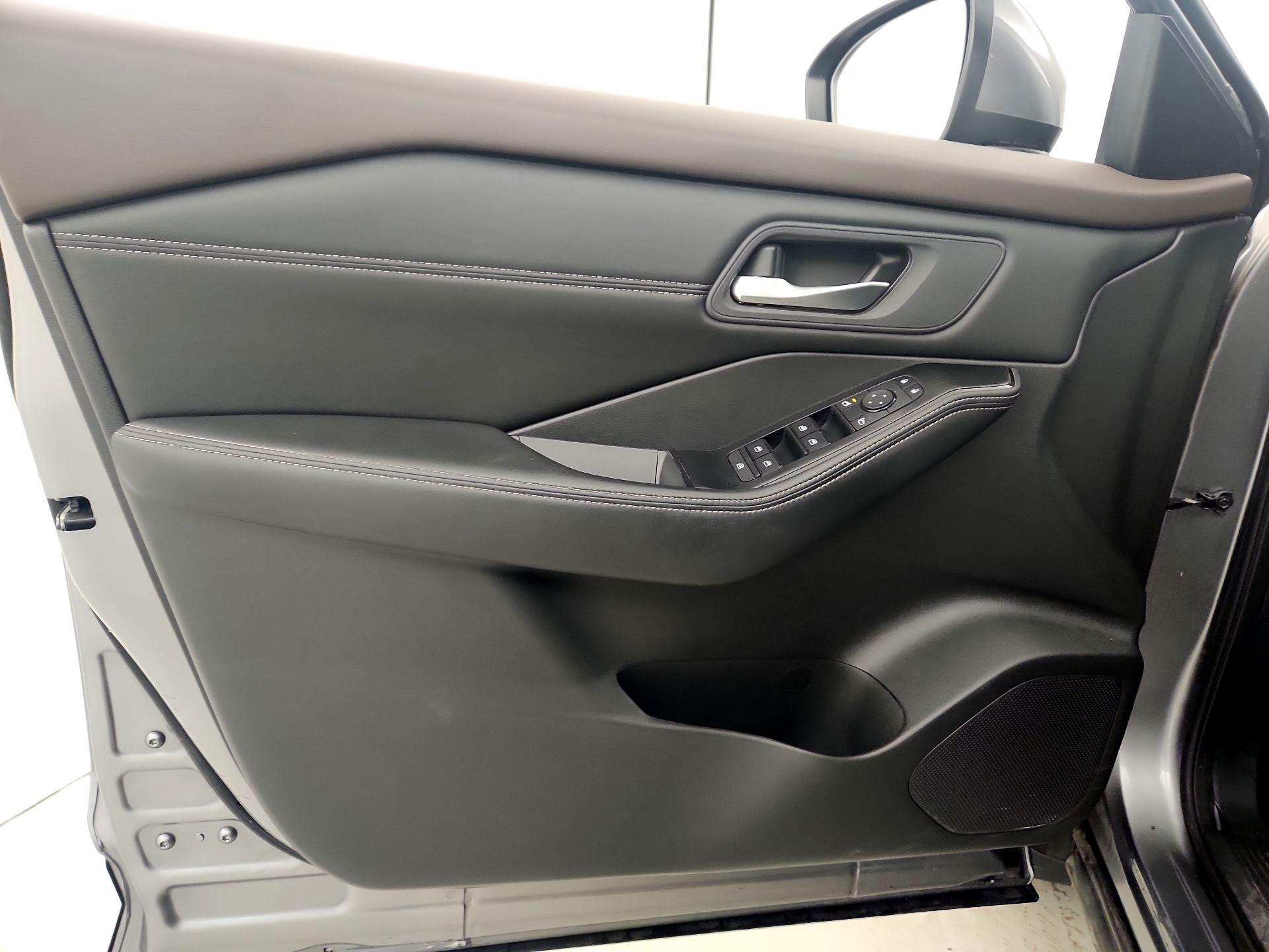 Thumbnail: 2023 Nissan Rogue - 12