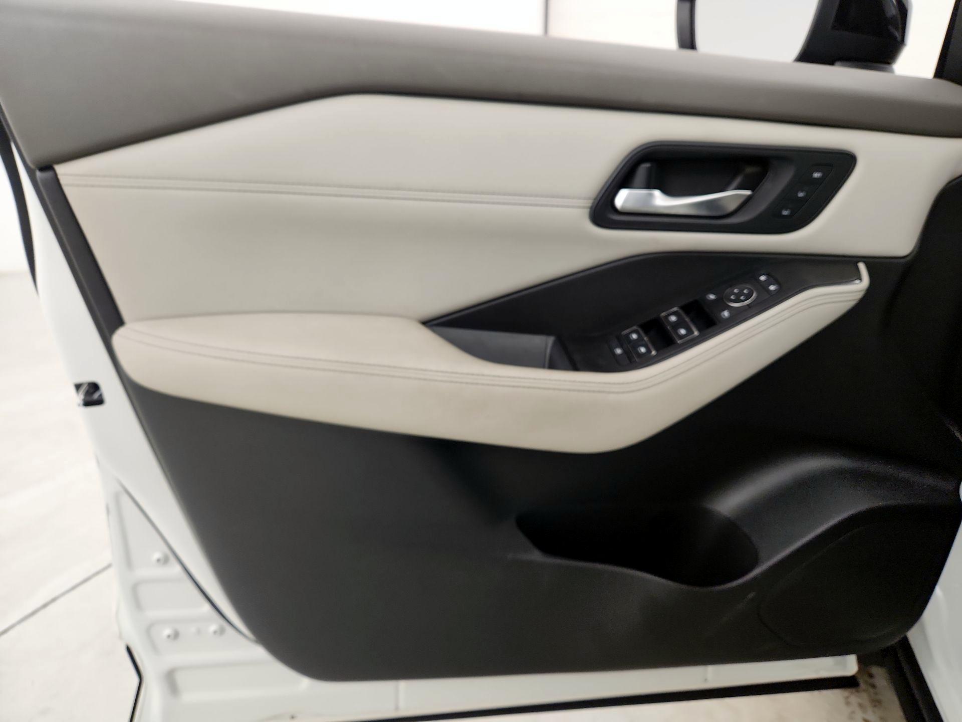 Thumbnail: 2023 Nissan Rogue - 12