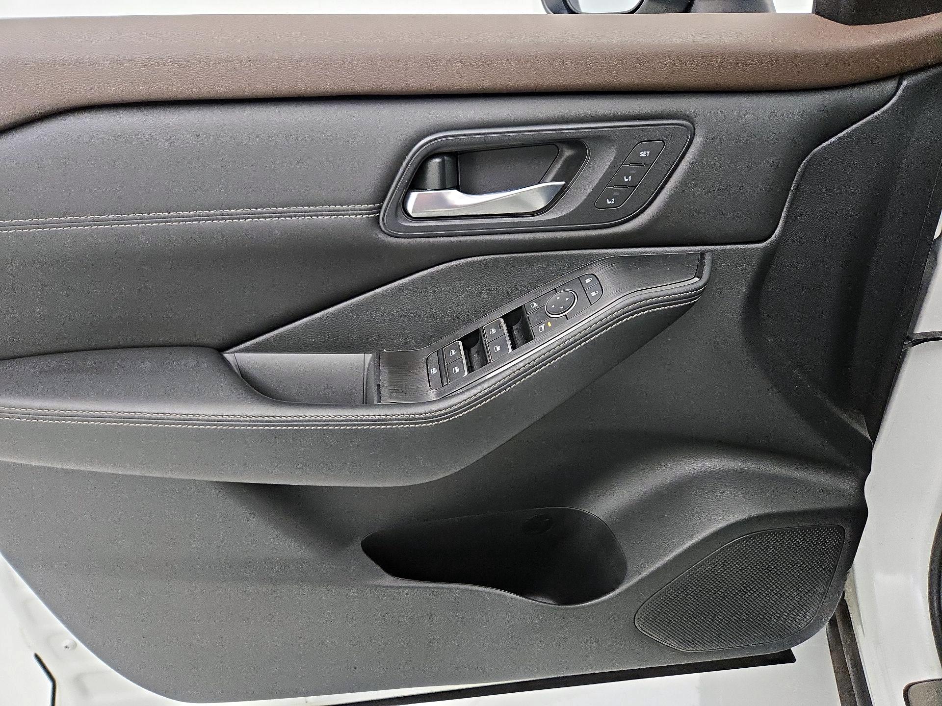 Thumbnail: 2023 Nissan Rogue - 12