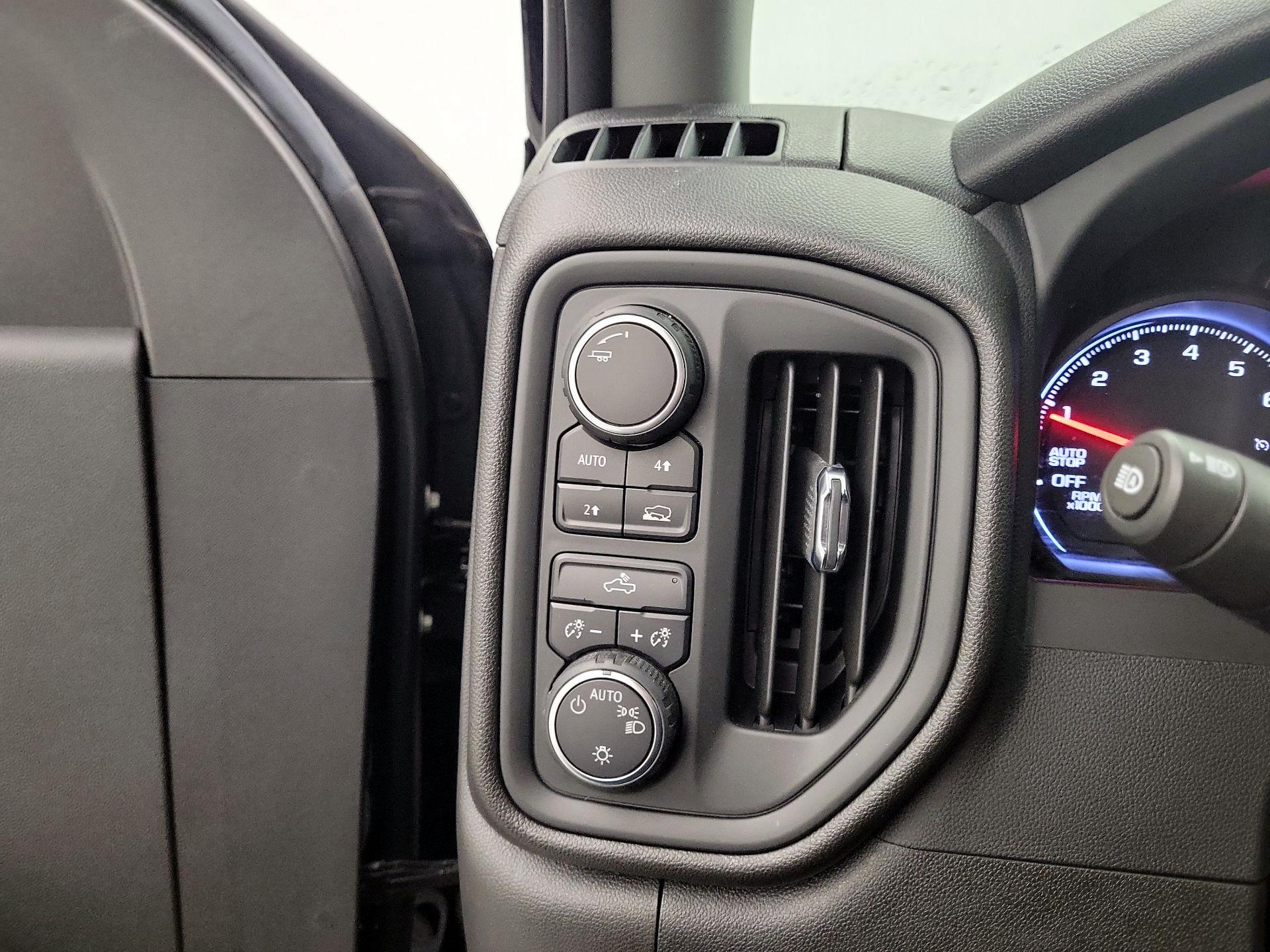 Thumbnail: 2022 Chevrolet Silverado 1500 - 13