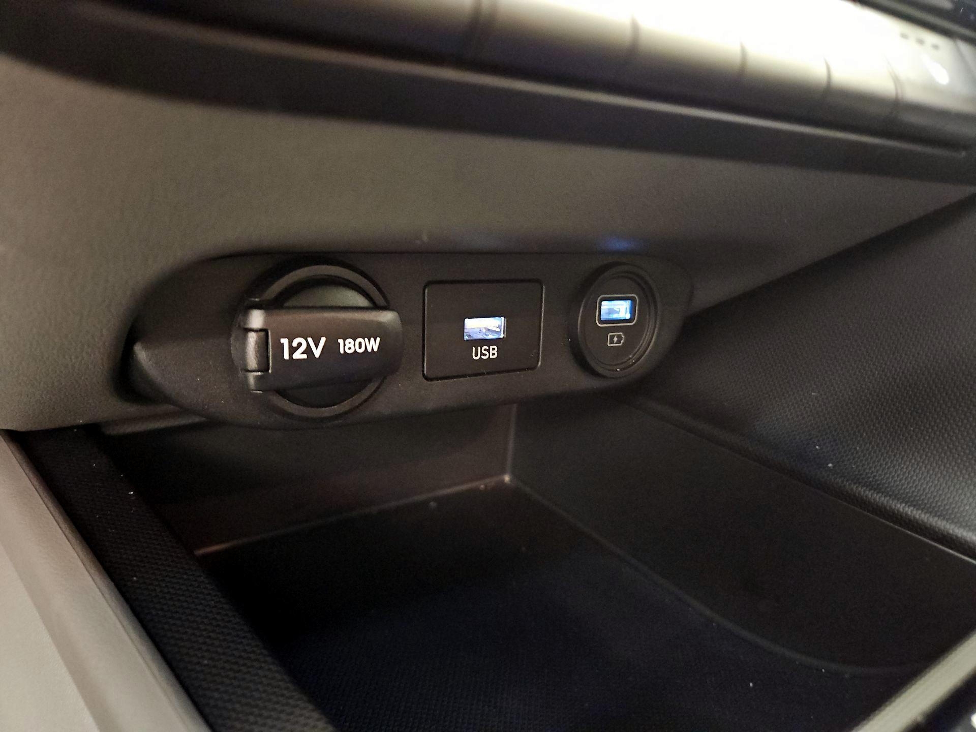 Thumbnail: 2023 Hyundai Elantra - 18