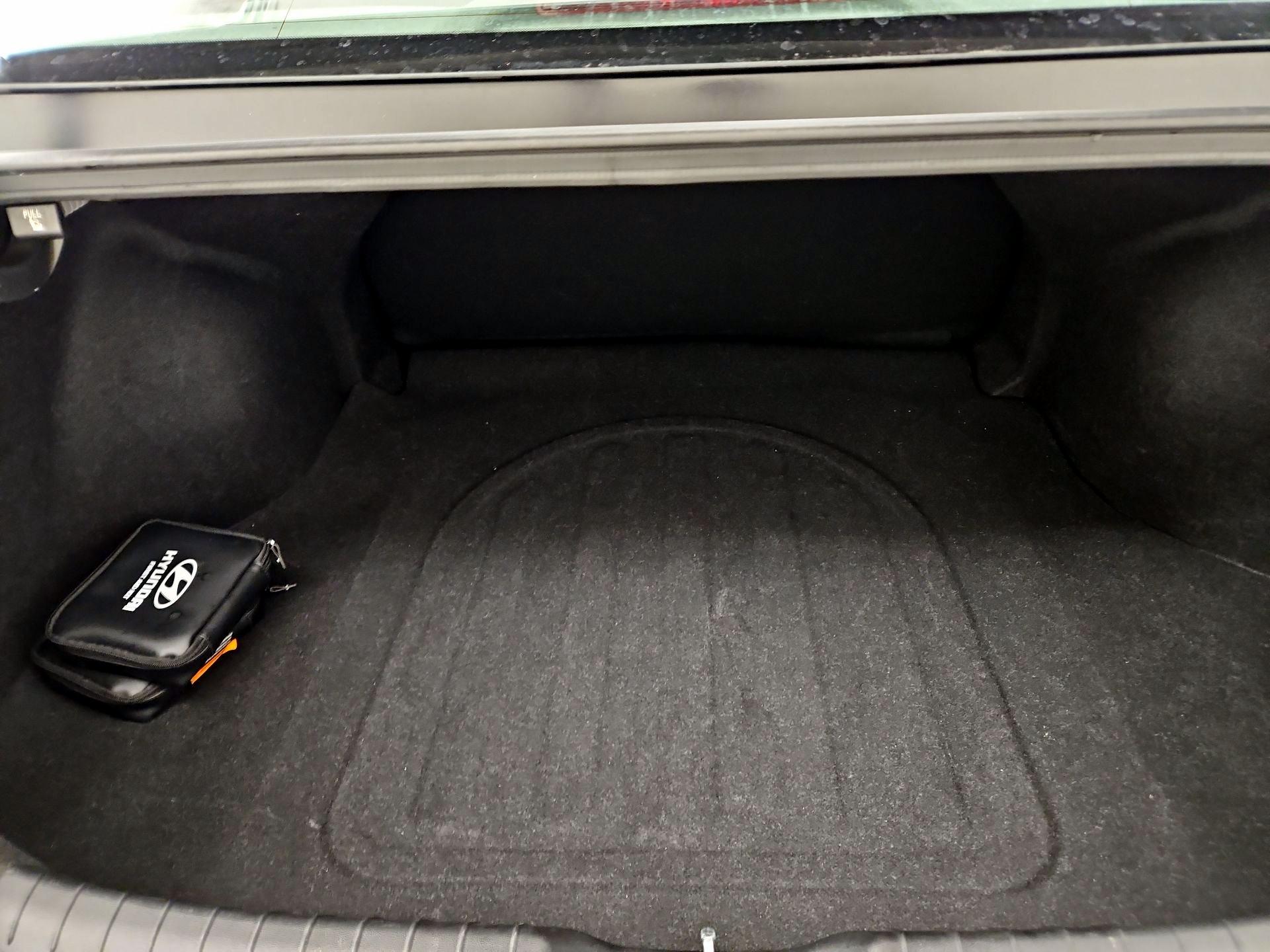 Thumbnail: 2023 Hyundai Elantra - 20