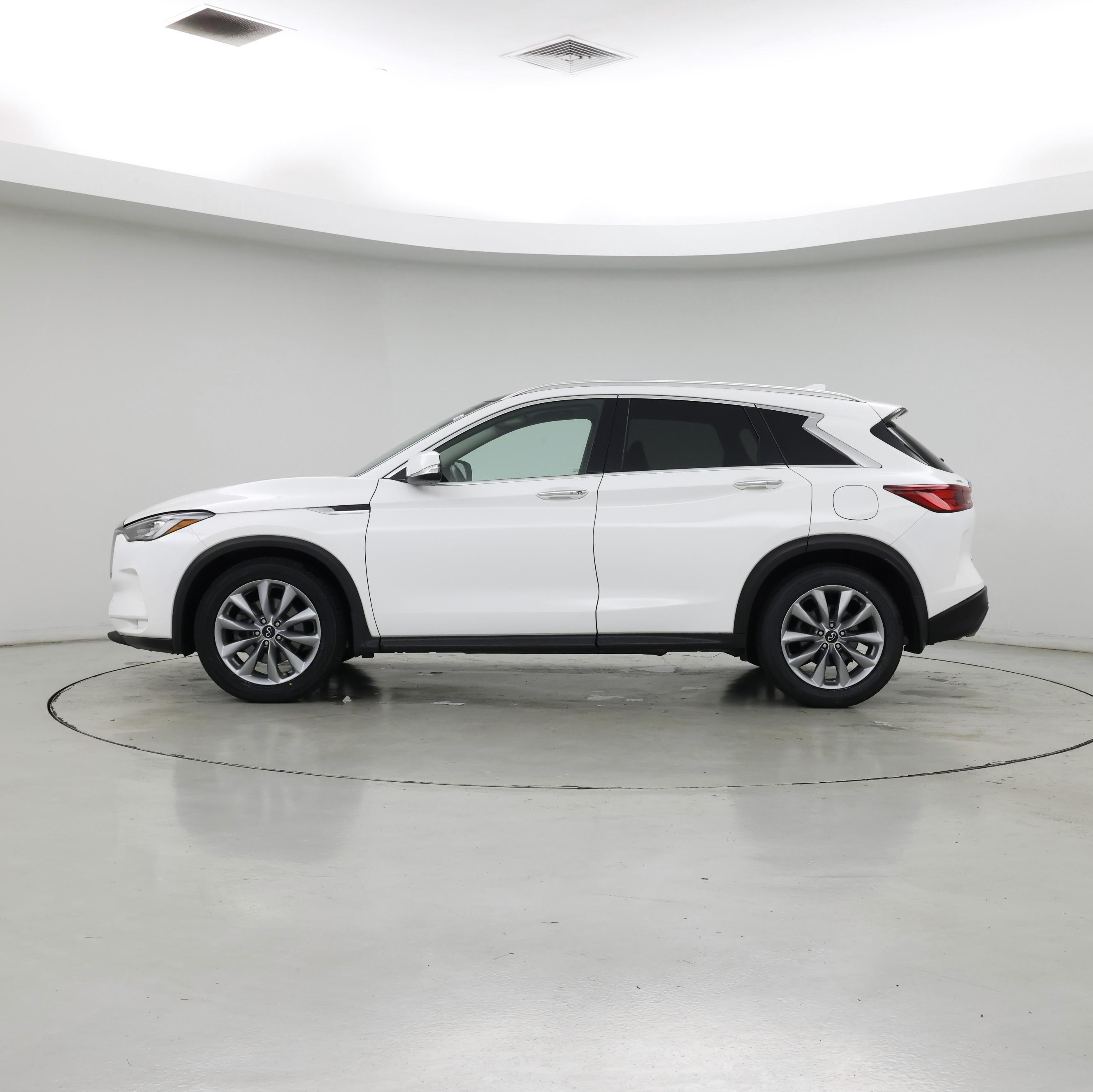 Thumbnail: 2022 INFINITI QX50 - 3