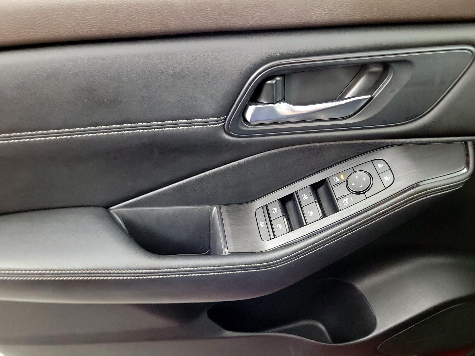 Thumbnail: 2022 Nissan Rogue - 10