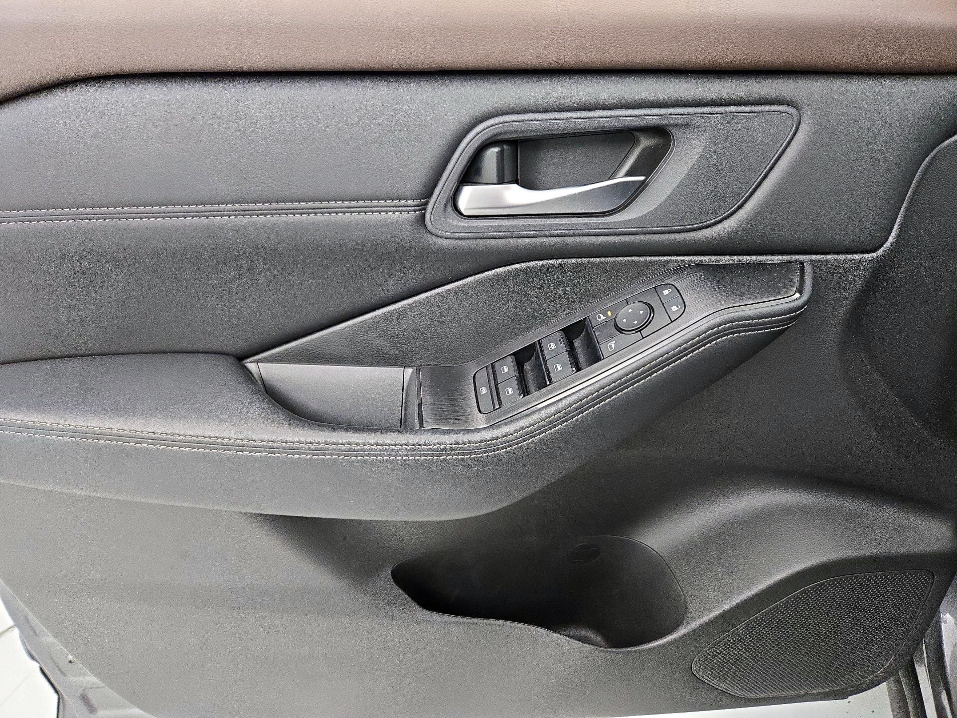 Thumbnail: 2023 Nissan Rogue - 12