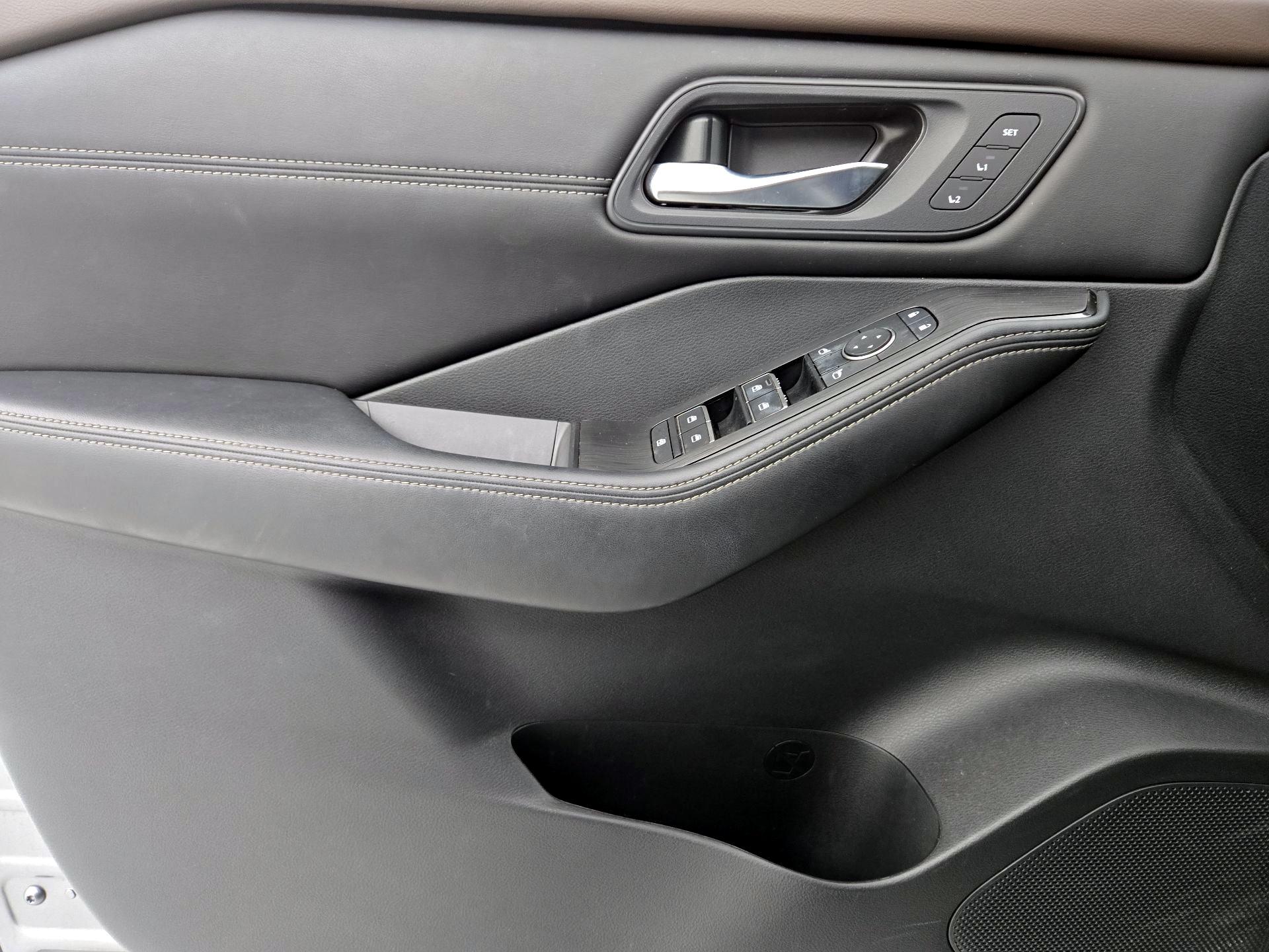 Thumbnail: 2023 Nissan Rogue - 12