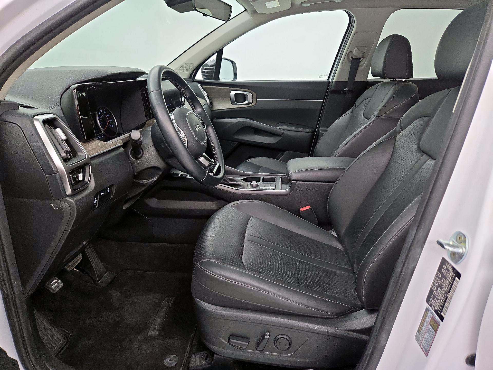 Thumbnail: 2022 Kia Sorento - 9