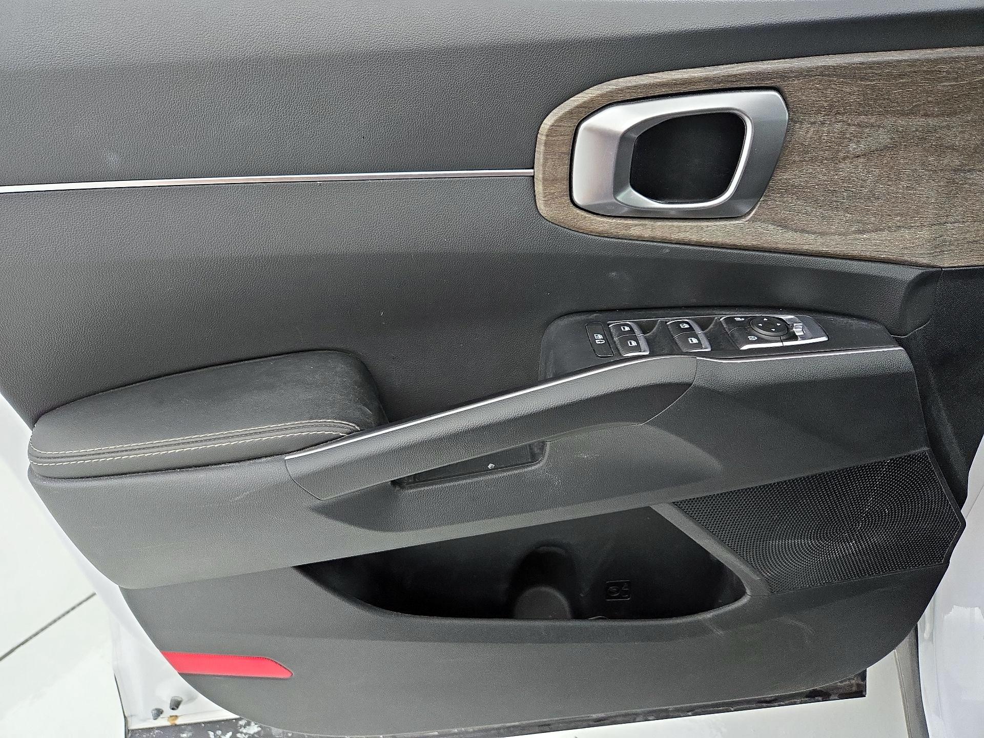 Thumbnail: 2022 Kia Sorento - 10