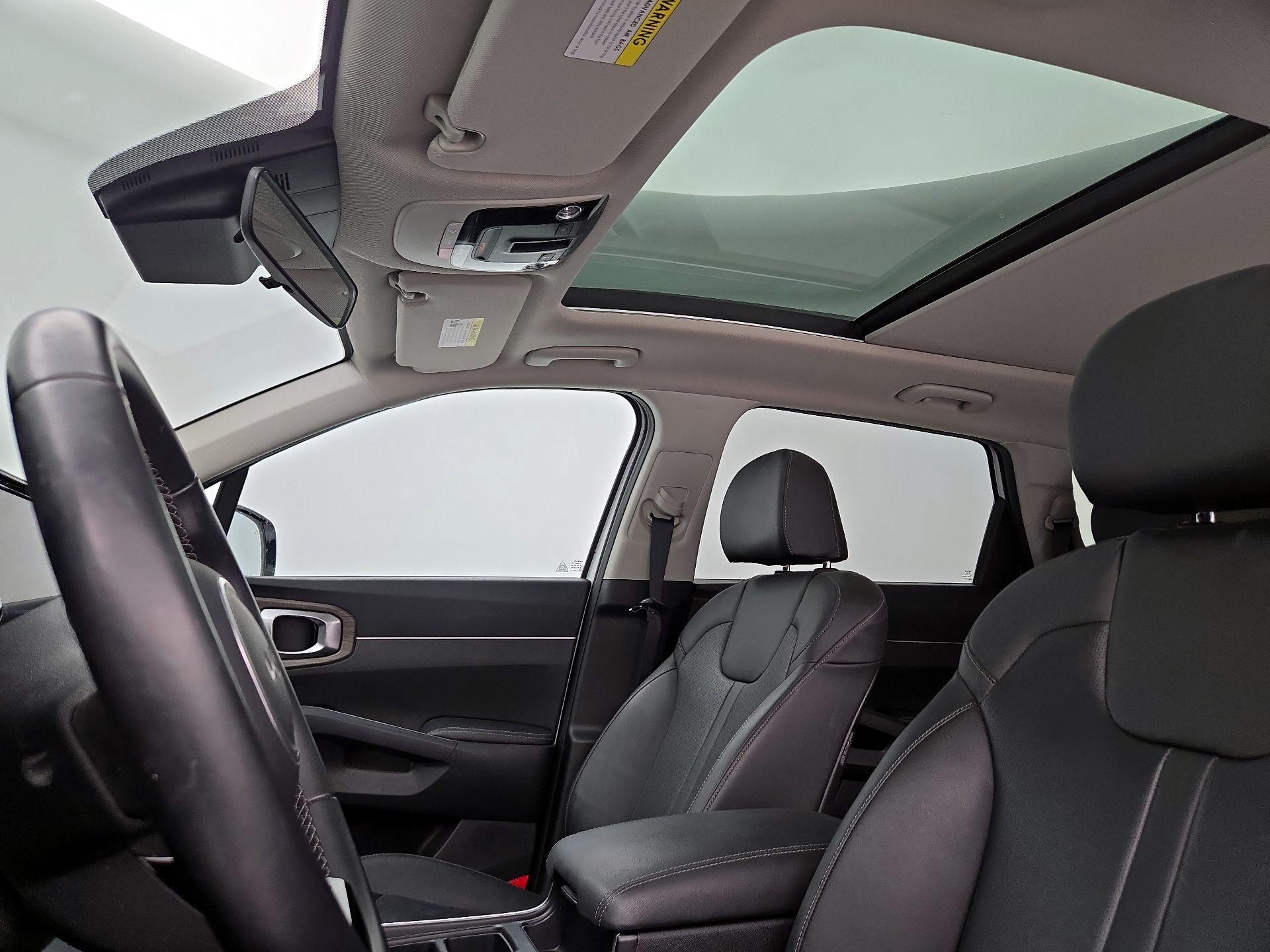 Thumbnail: 2022 Kia Sorento - 18