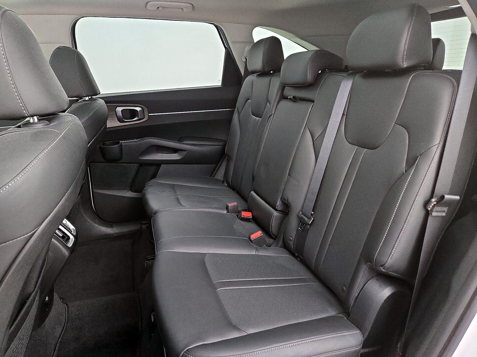 Thumbnail: 2022 Kia Sorento - 19