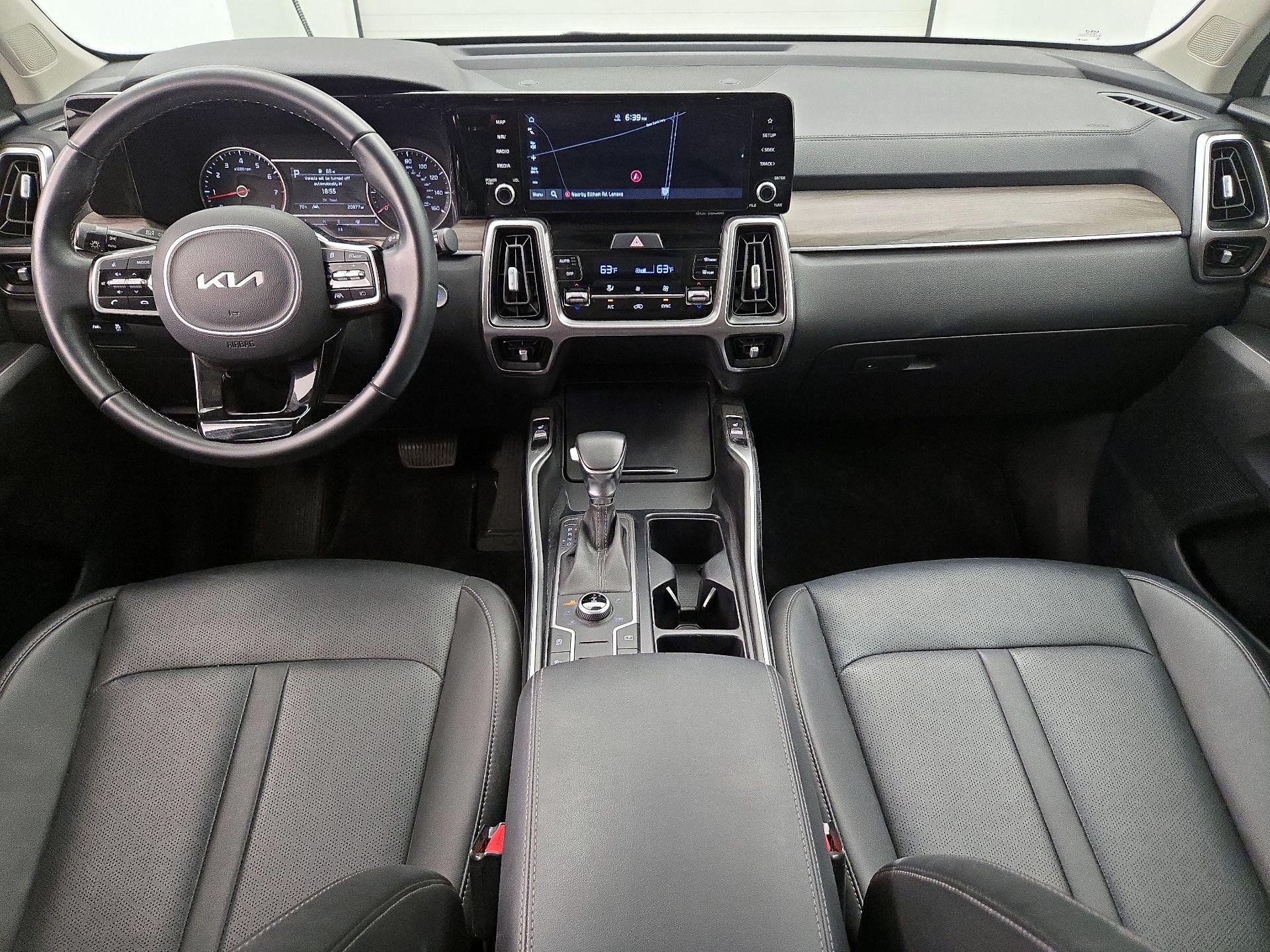 Thumbnail: 2022 Kia Sorento - 8