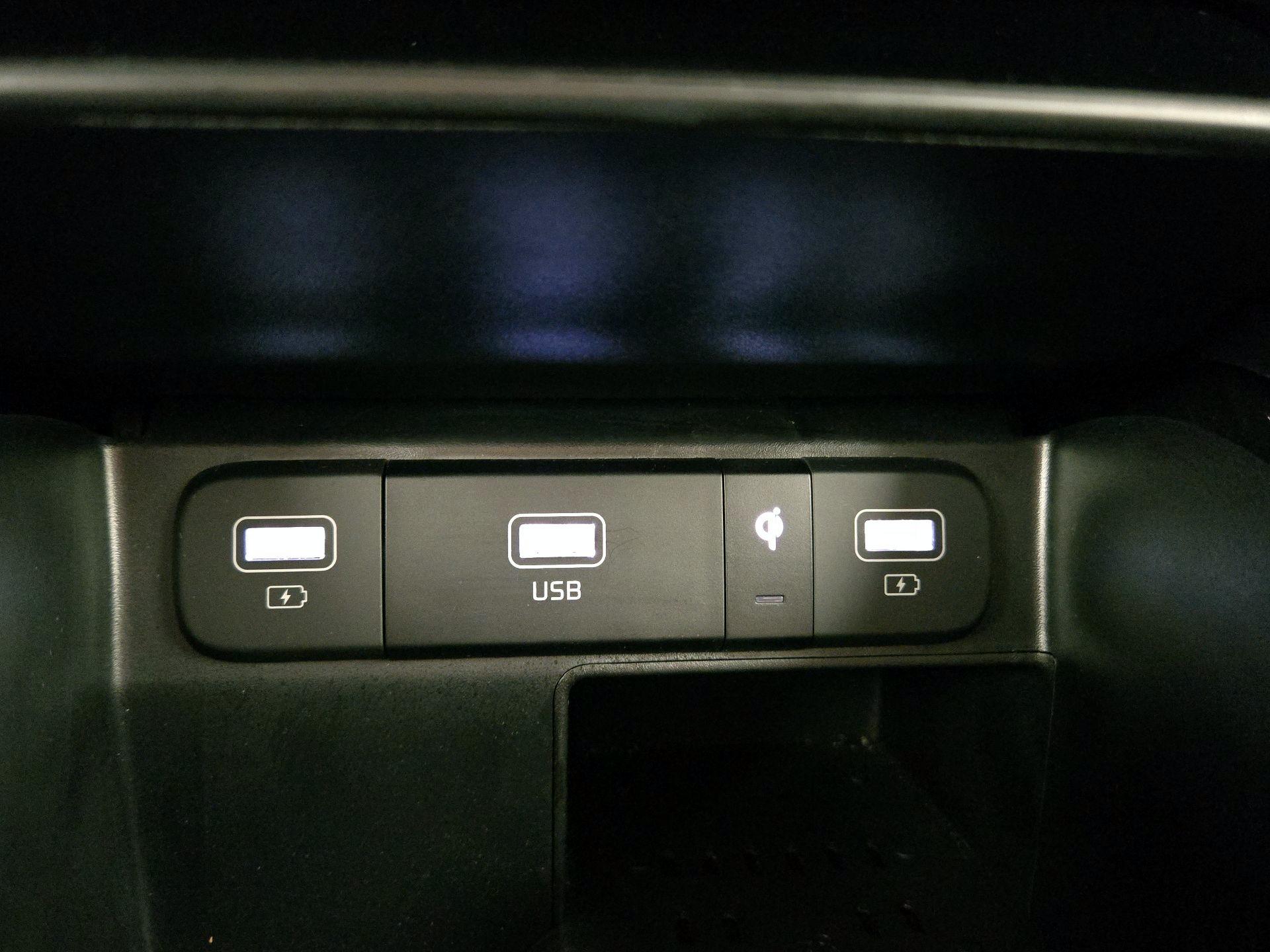 Thumbnail: 2023 Kia Sorento - 19