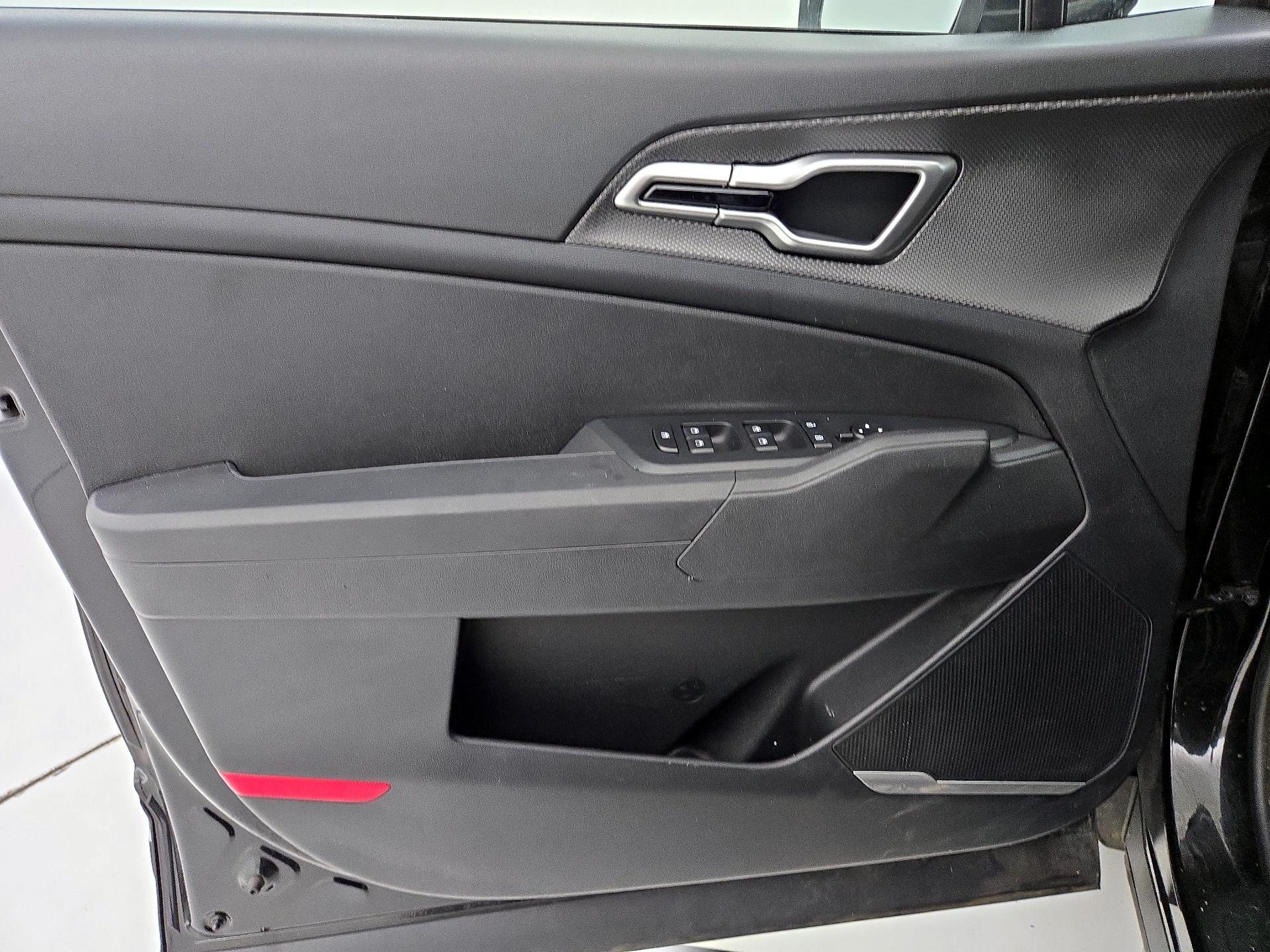 Thumbnail: 2023 Kia Sportage - 12