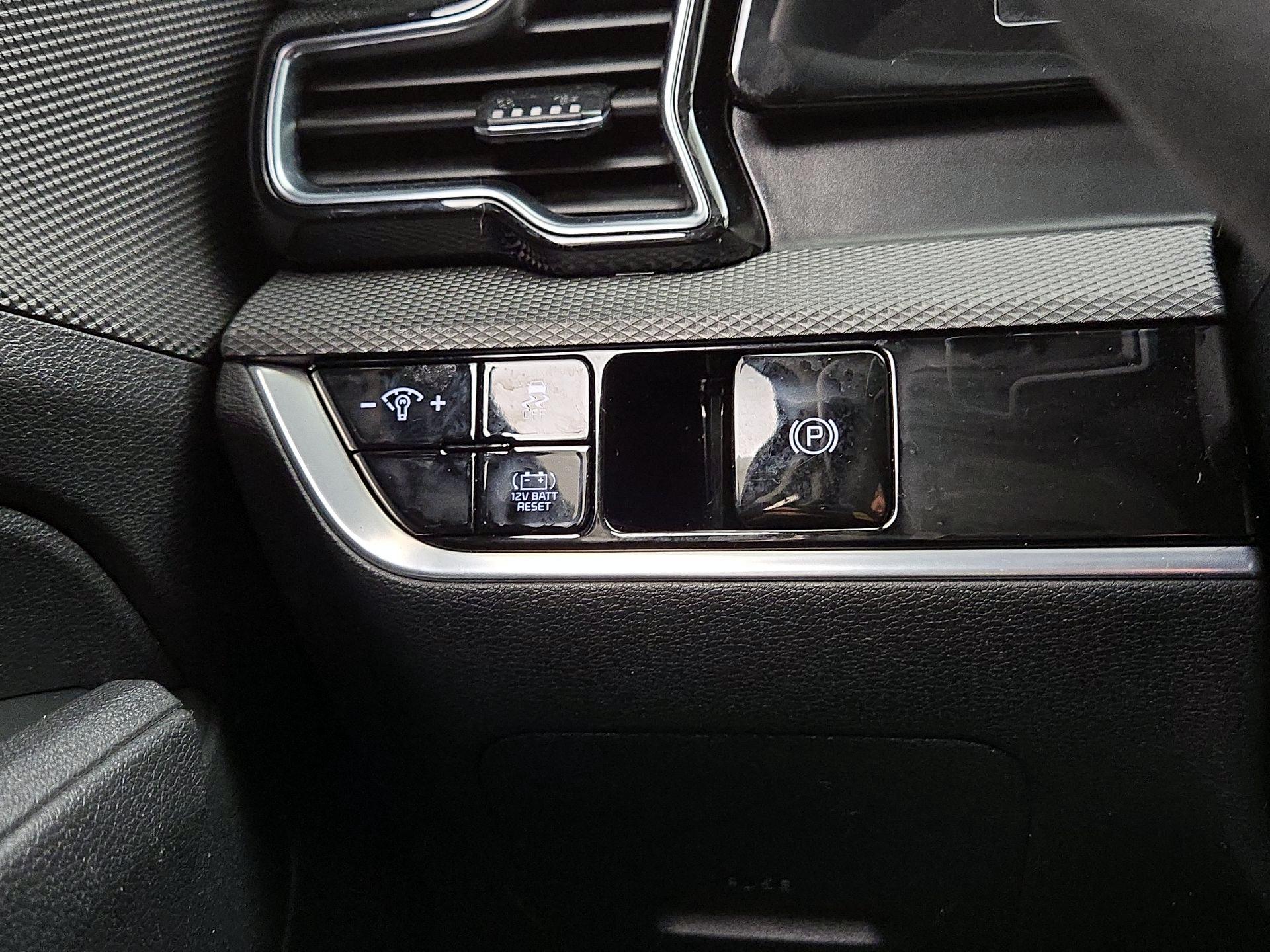 Thumbnail: 2023 Kia Sportage - 13