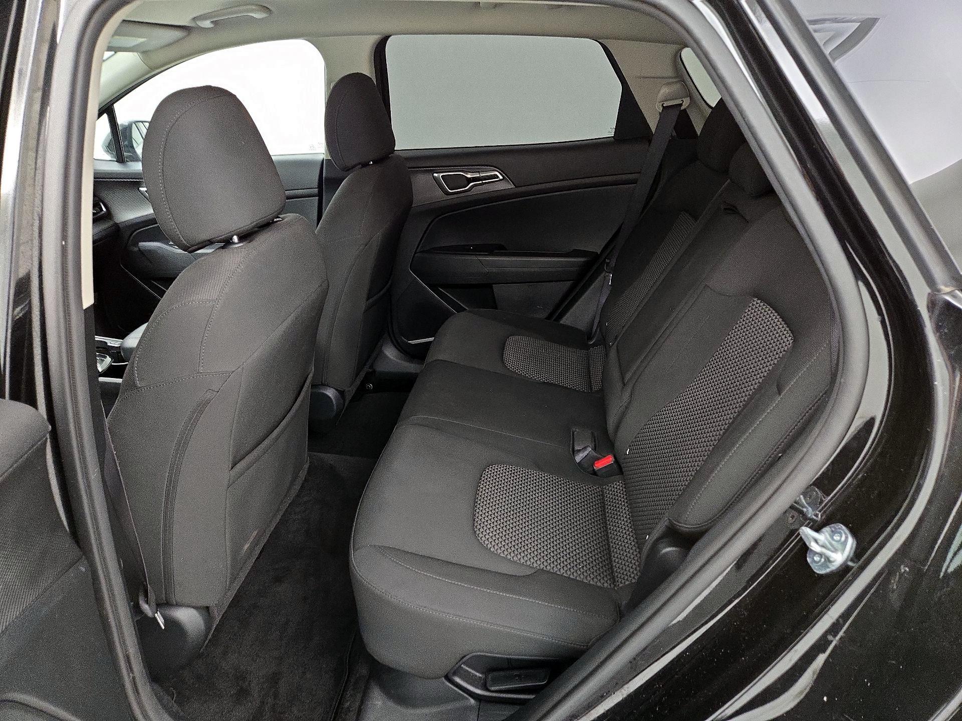 Thumbnail: 2023 Kia Sportage - 19