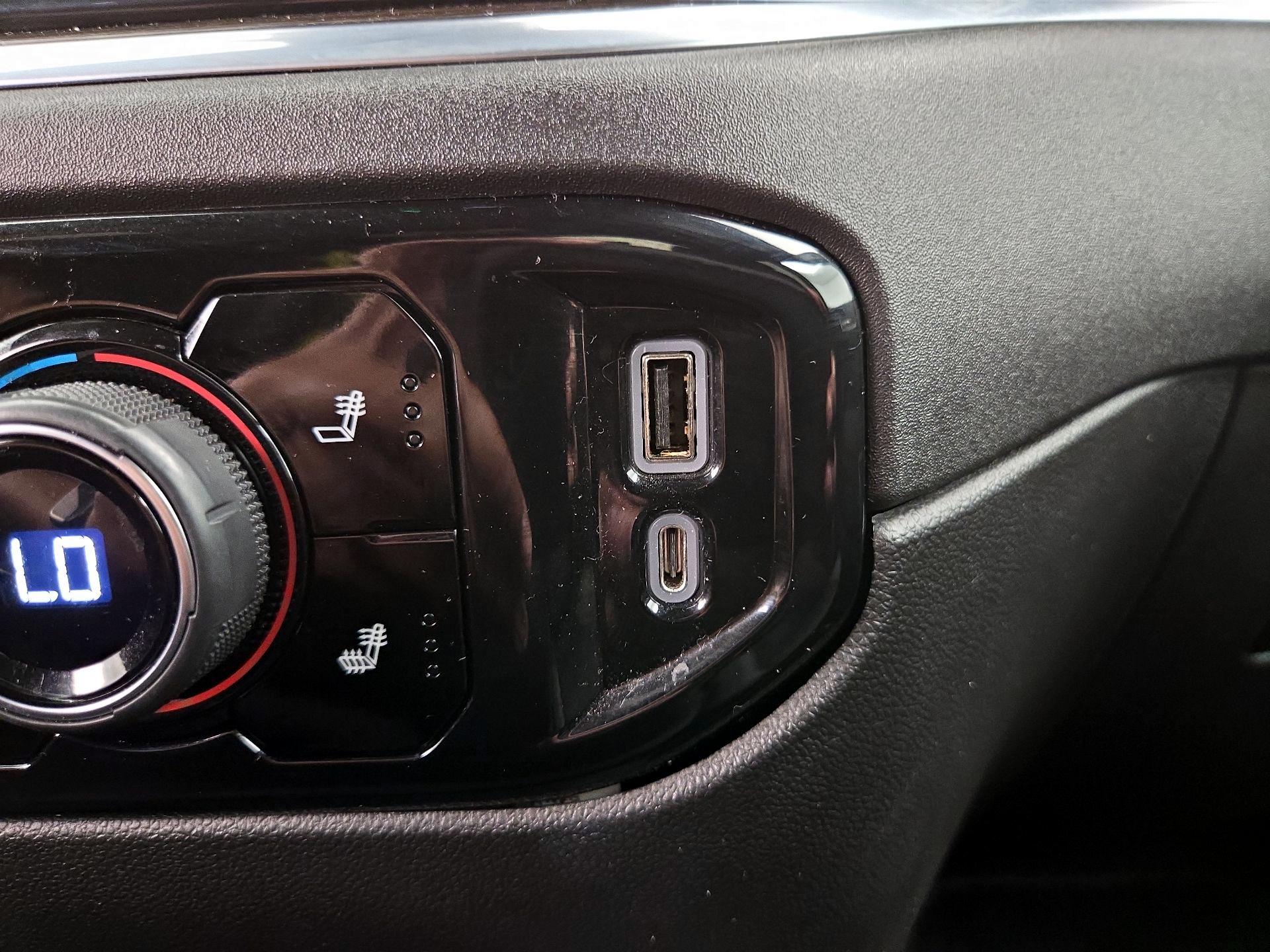 Thumbnail: 2022 Chevrolet Silverado 1500 - 19