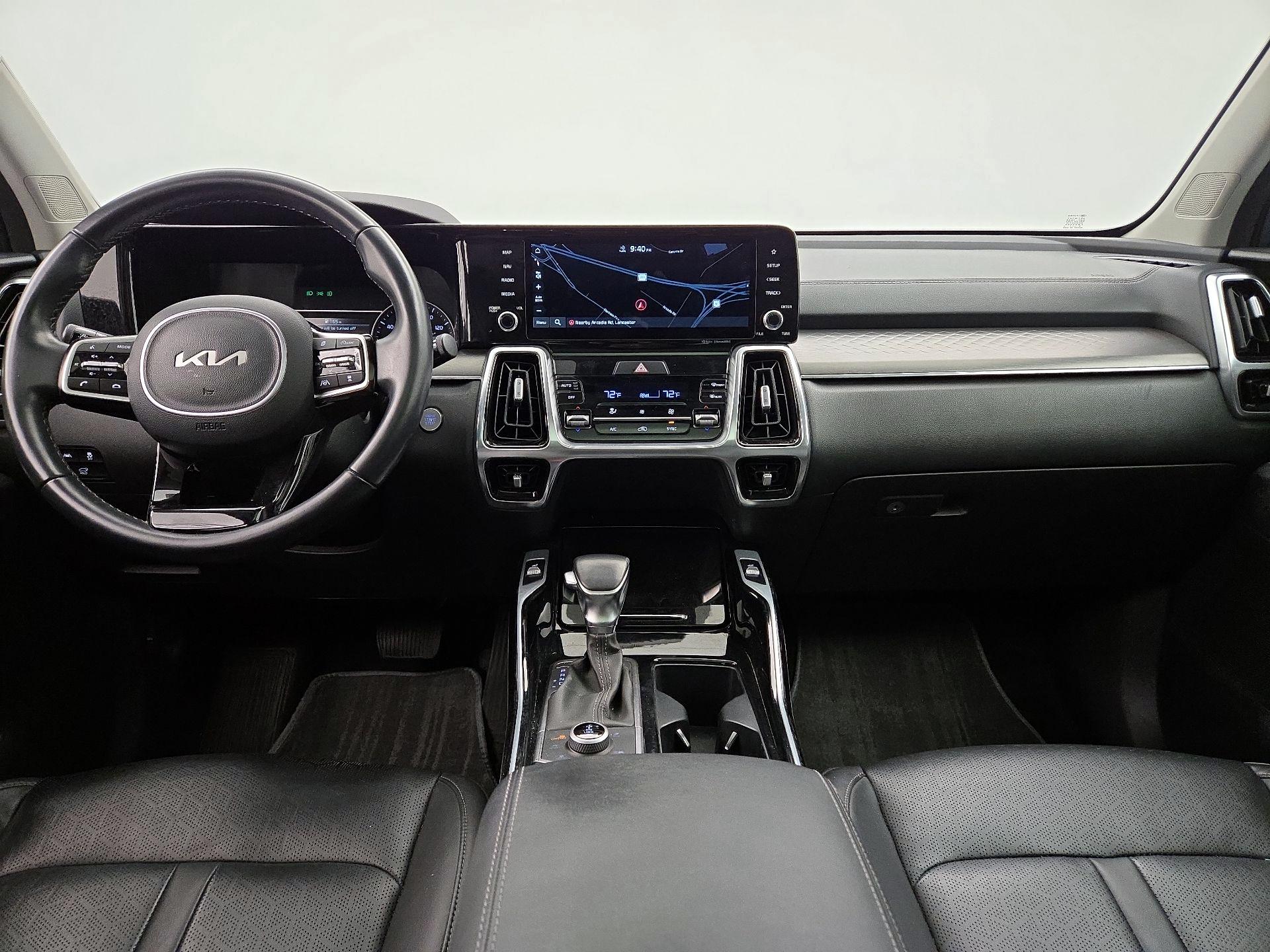 Thumbnail: 2022 Kia Sorento - 9