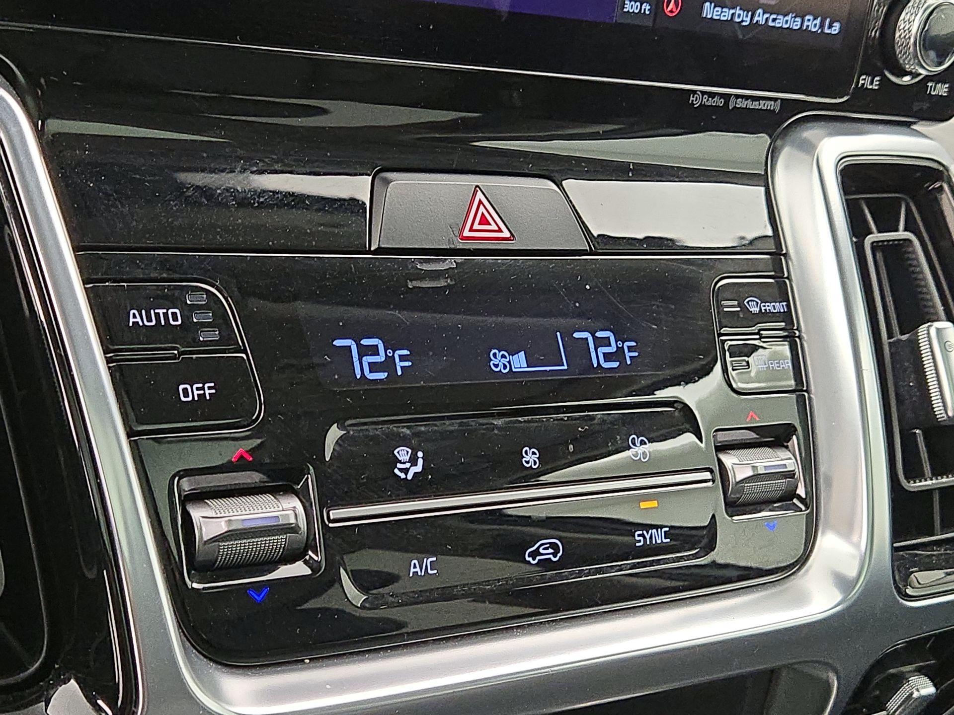 Thumbnail: 2022 Kia Sorento - 16