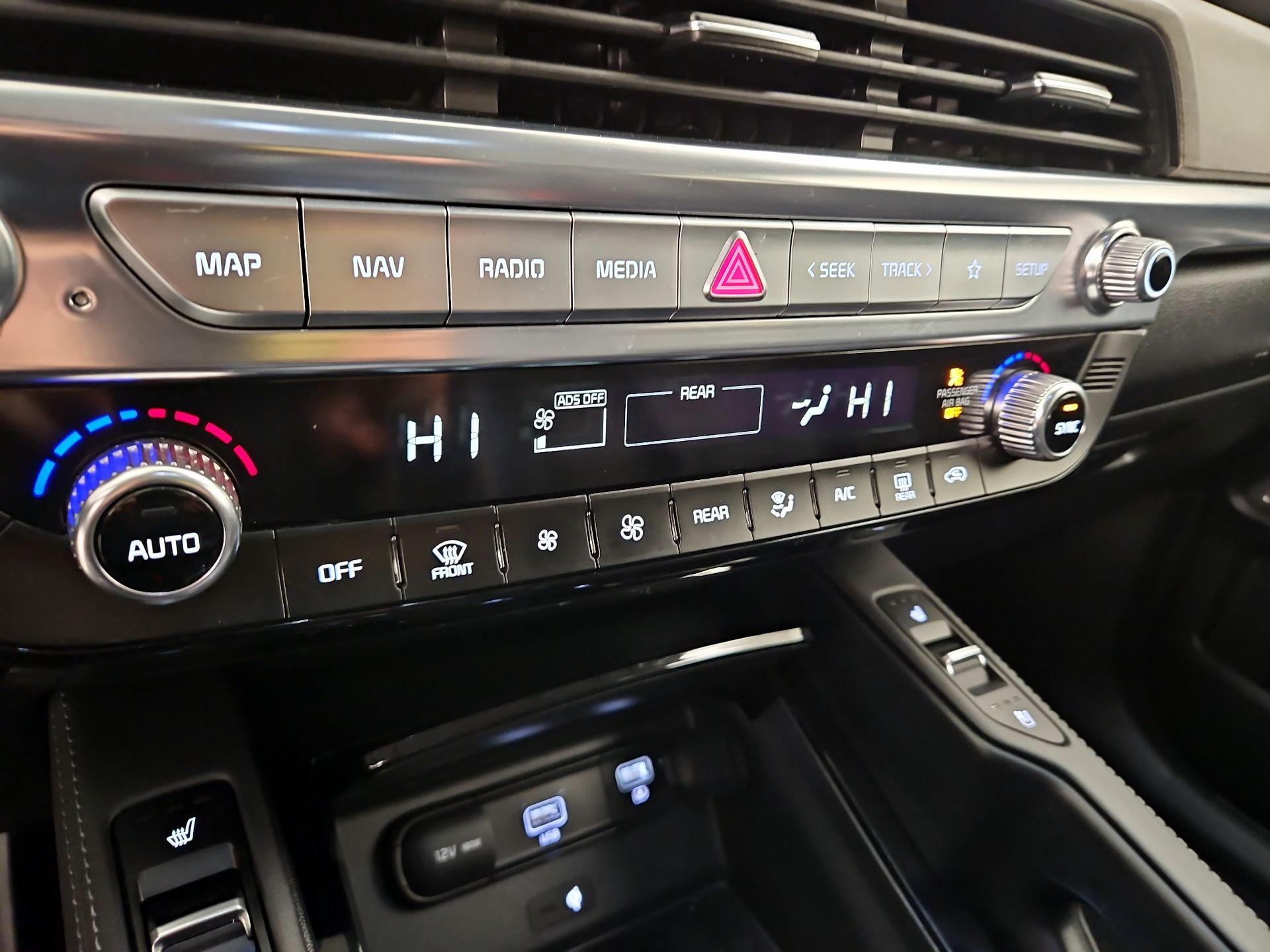 Thumbnail: 2022 Kia Telluride - 17