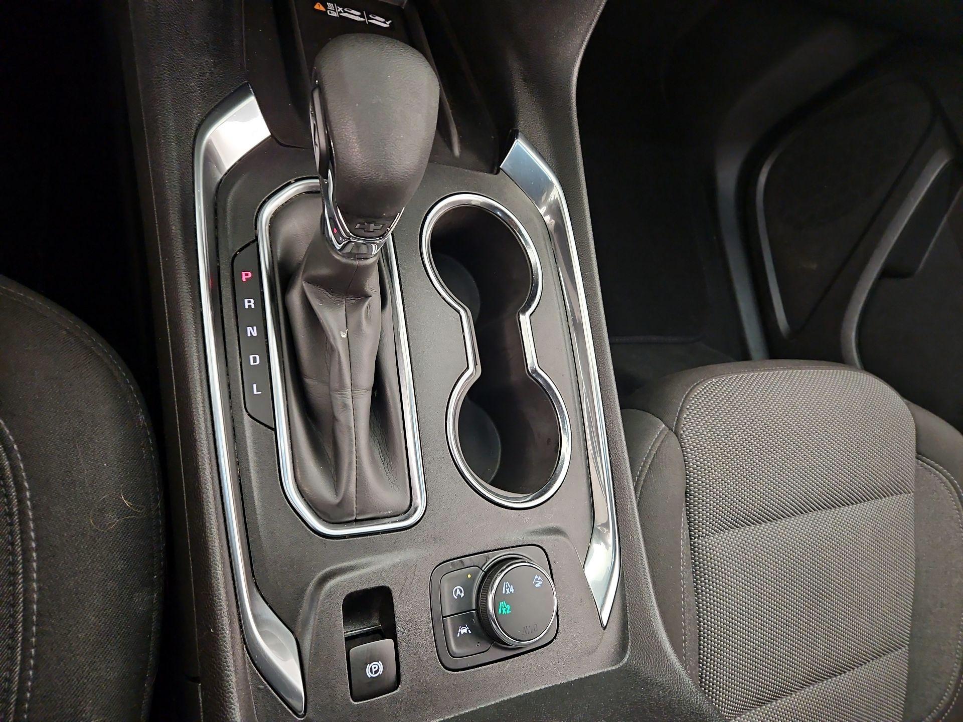 Thumbnail: 2023 Chevrolet Traverse - 17