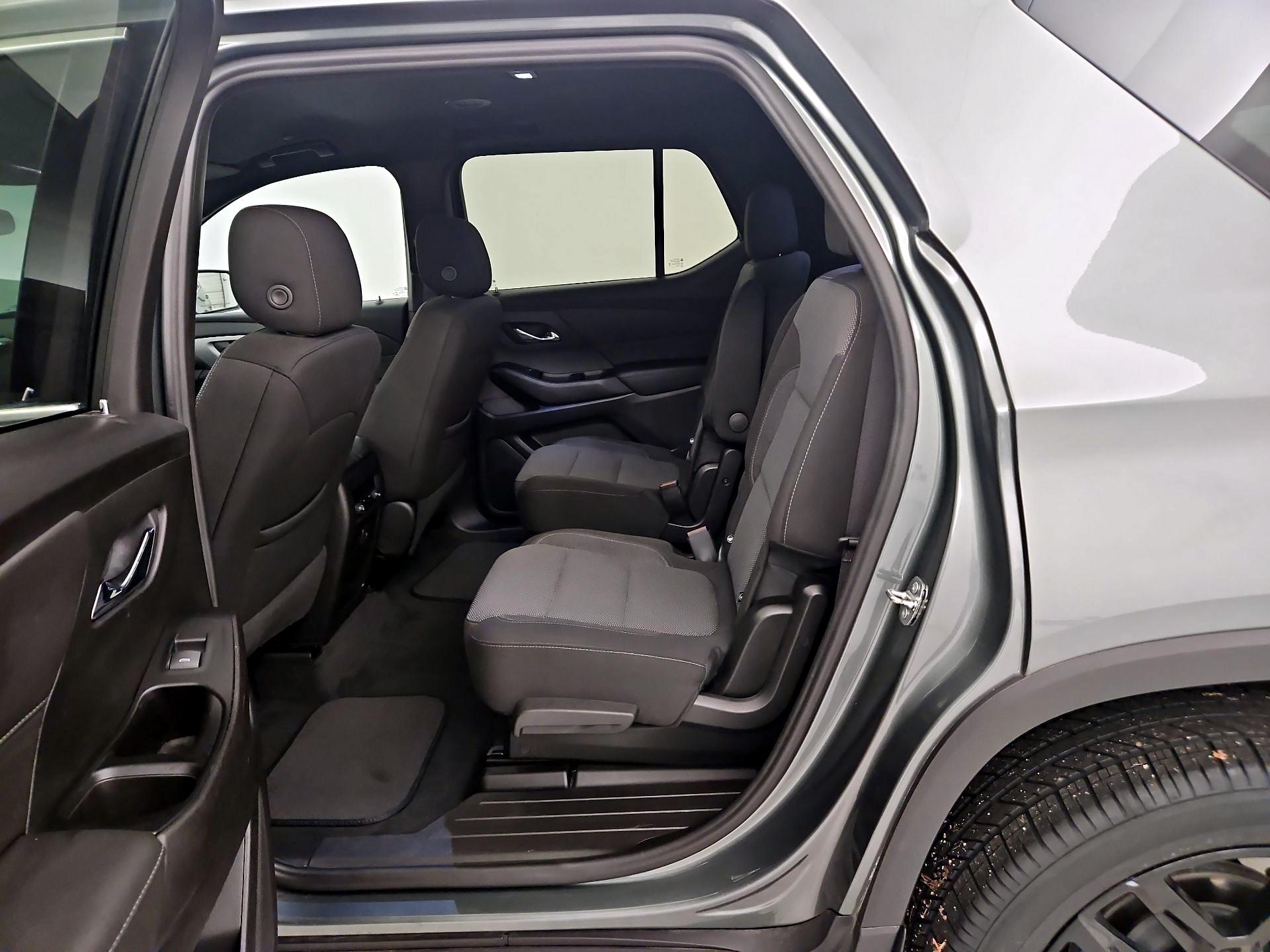 Thumbnail: 2023 Chevrolet Traverse - 19