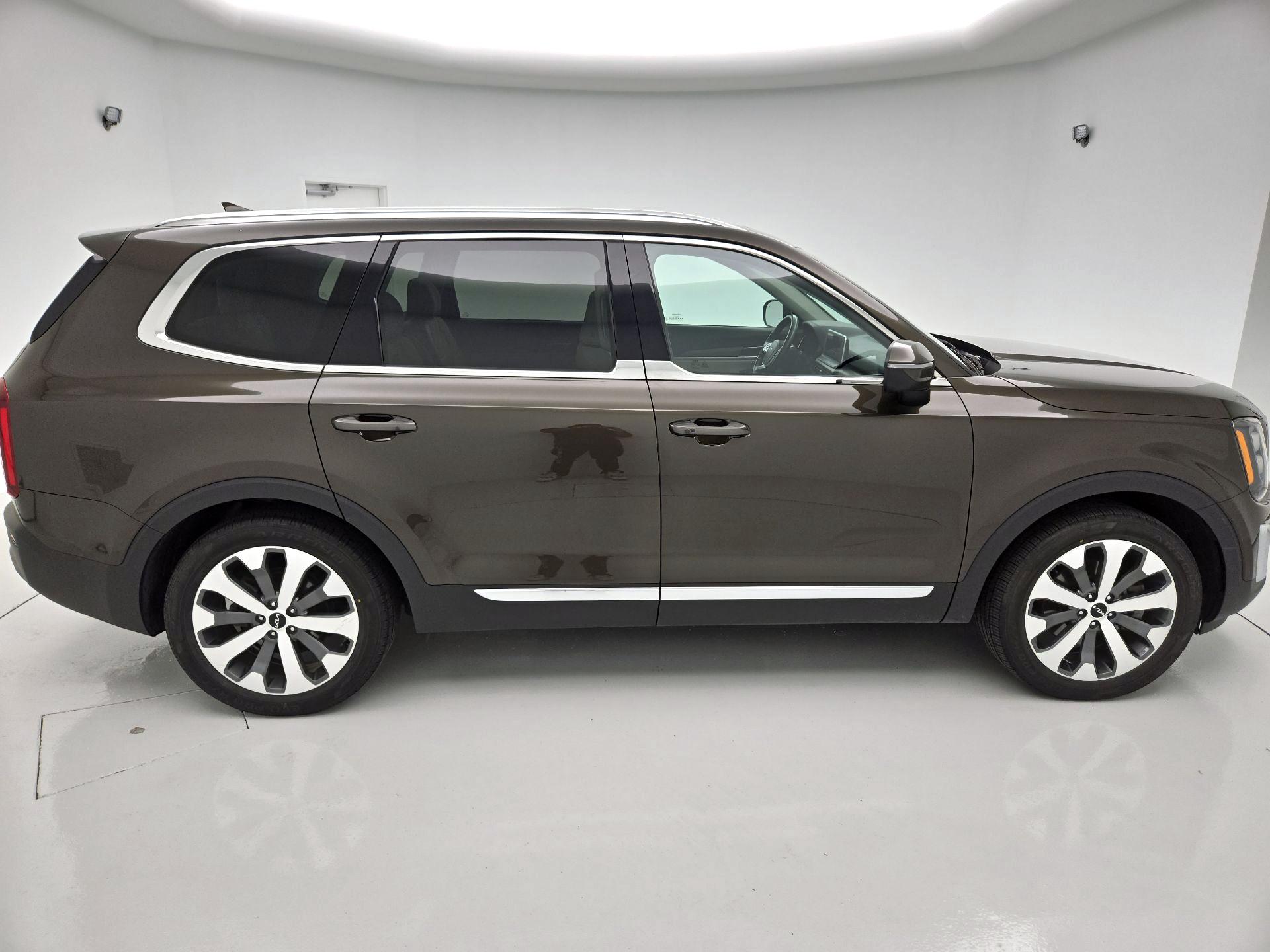 Thumbnail: 2022 Kia Telluride - 4