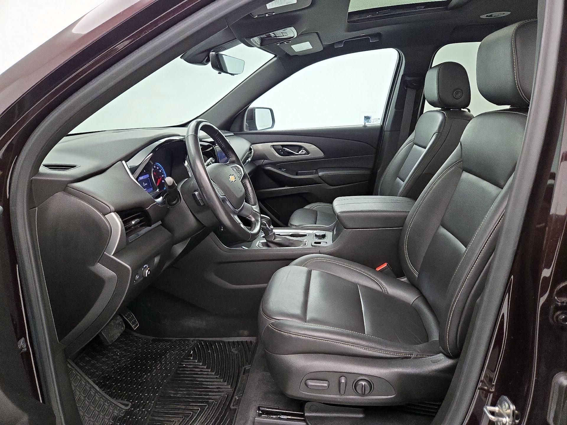 Thumbnail: 2022 Chevrolet Traverse - 11