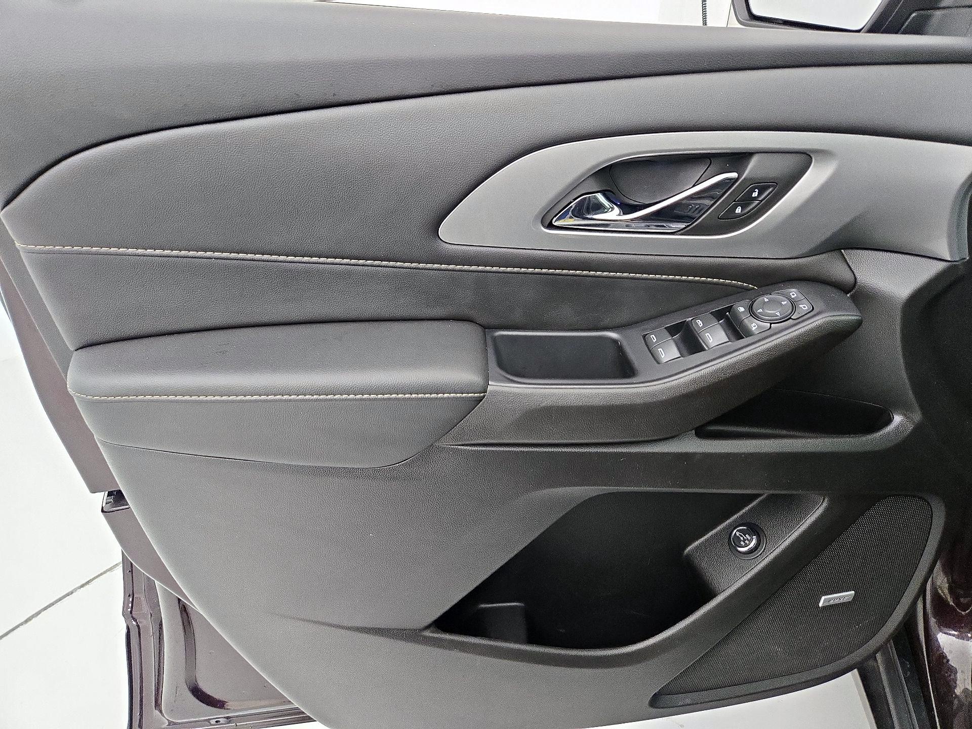 Thumbnail: 2022 Chevrolet Traverse - 12