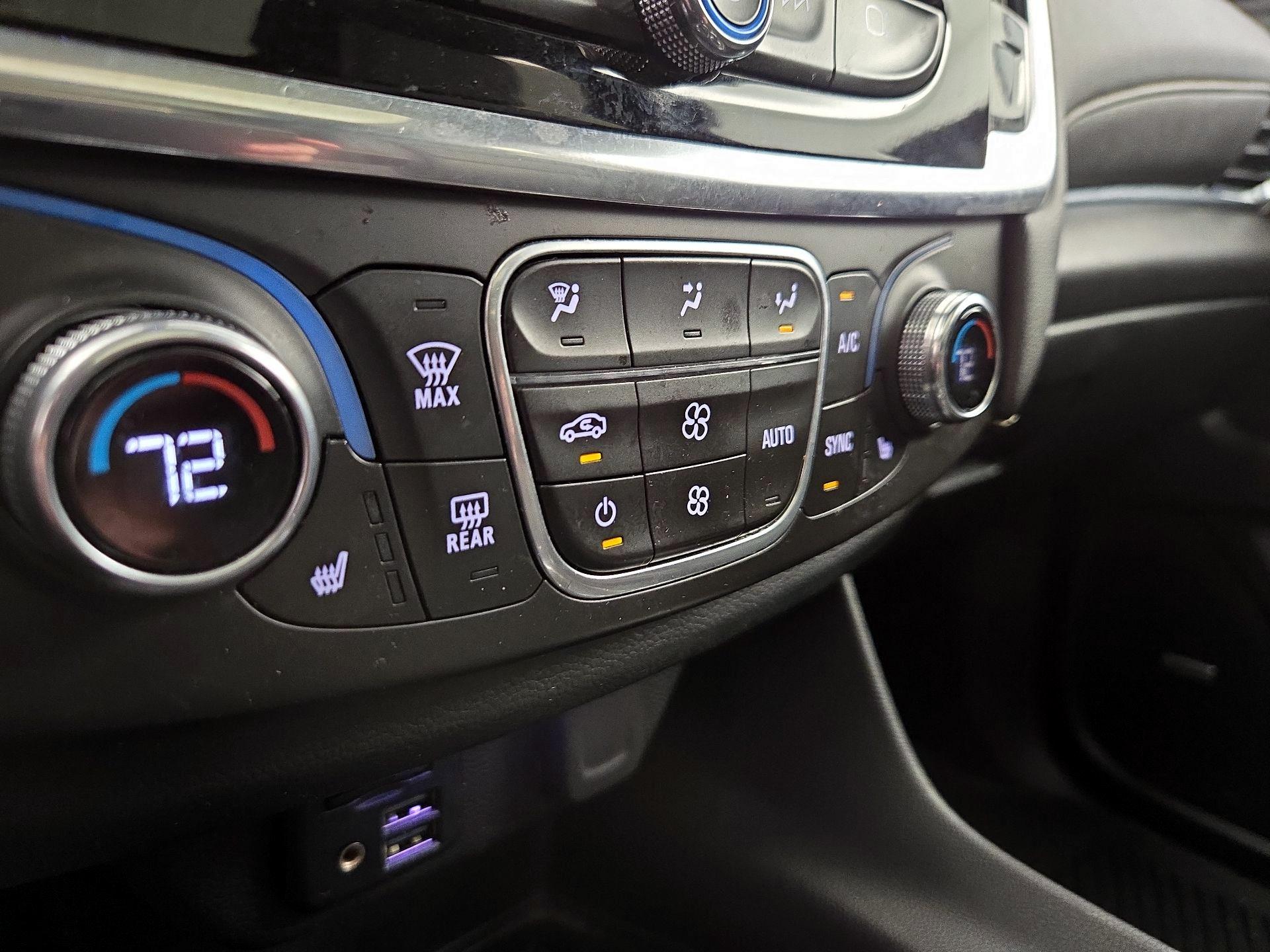 Thumbnail: 2022 Chevrolet Traverse - 16