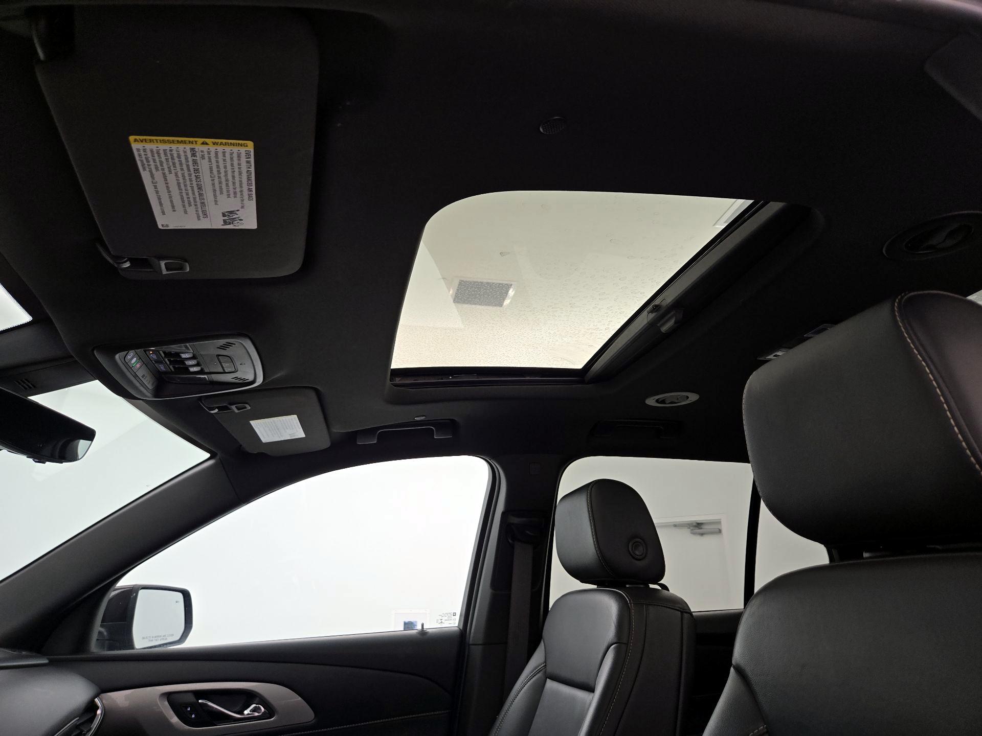 Thumbnail: 2022 Chevrolet Traverse - 19