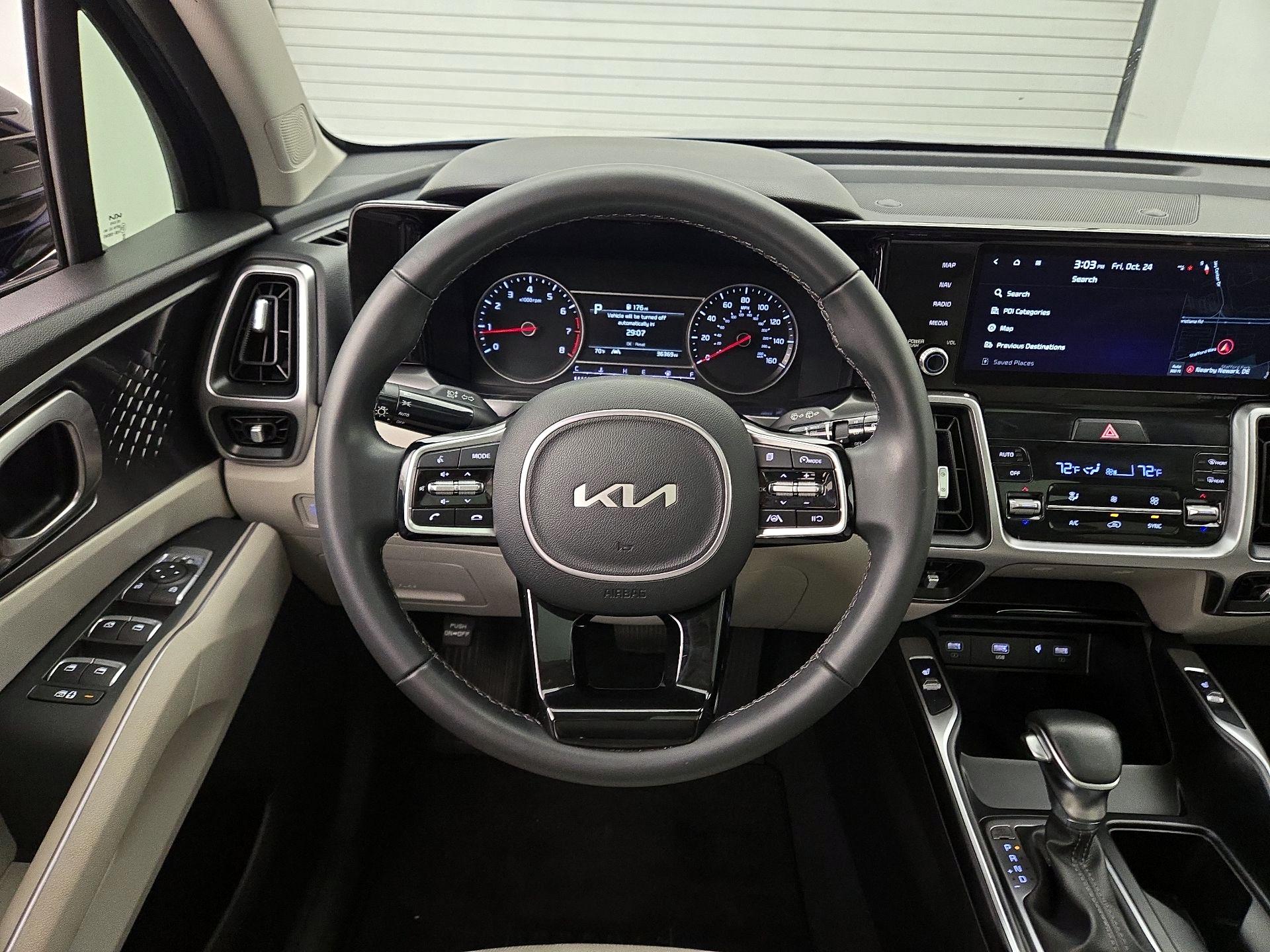 Thumbnail: 2023 Kia Sorento - 10