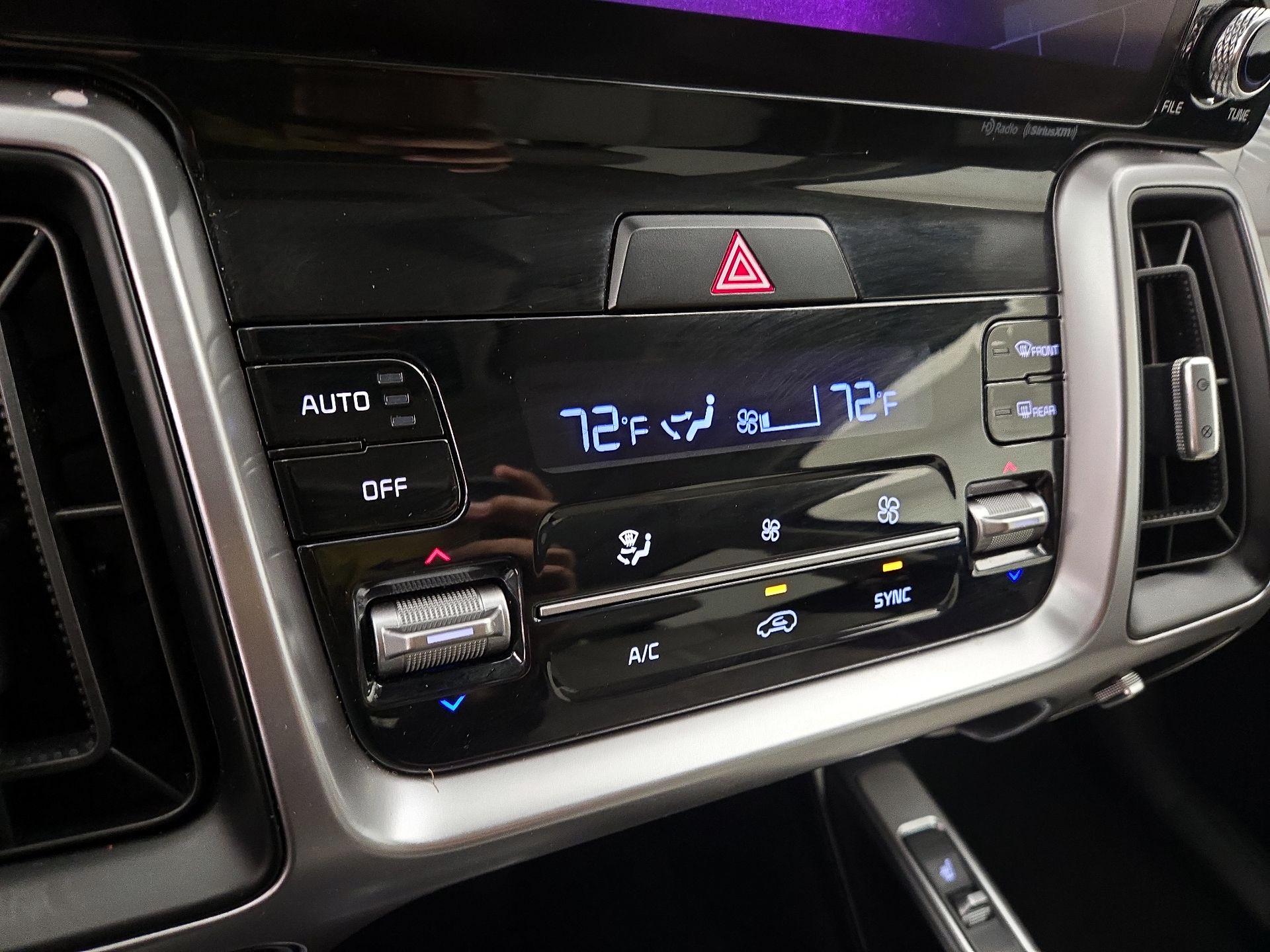 Thumbnail: 2023 Kia Sorento - 17